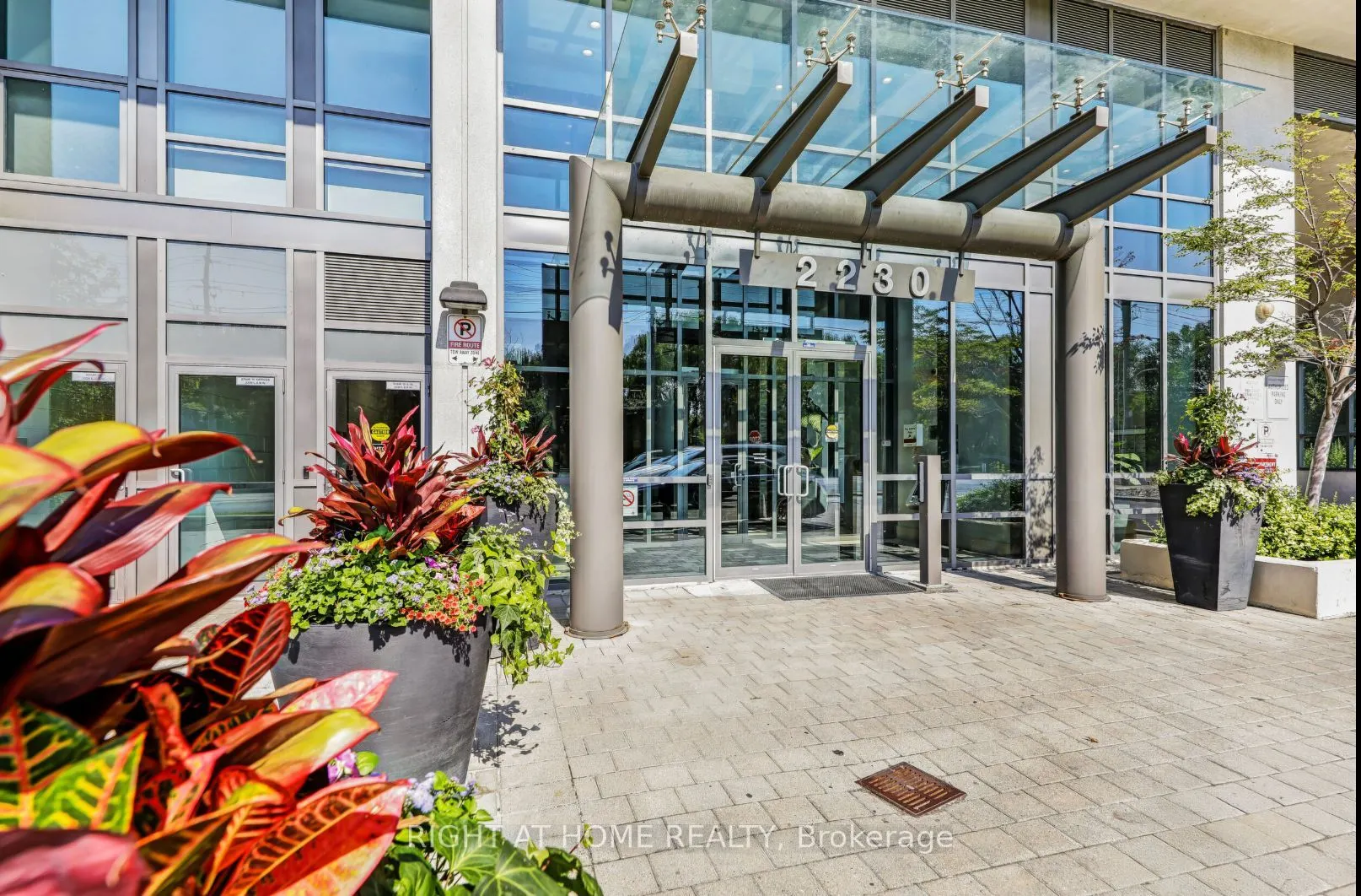 2230 Lakeshore Boulevard W, #2701