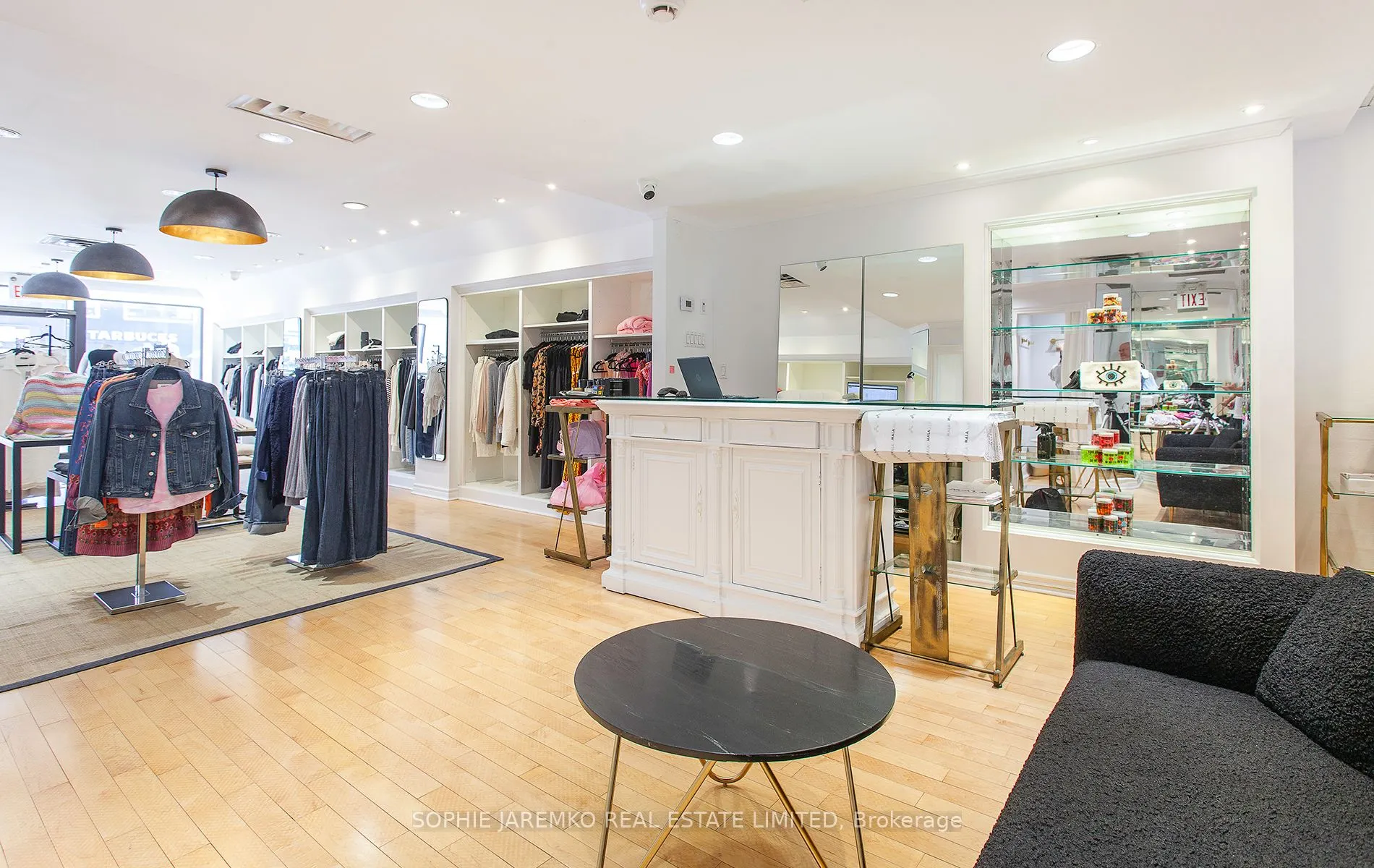 3074 Bloor Street W