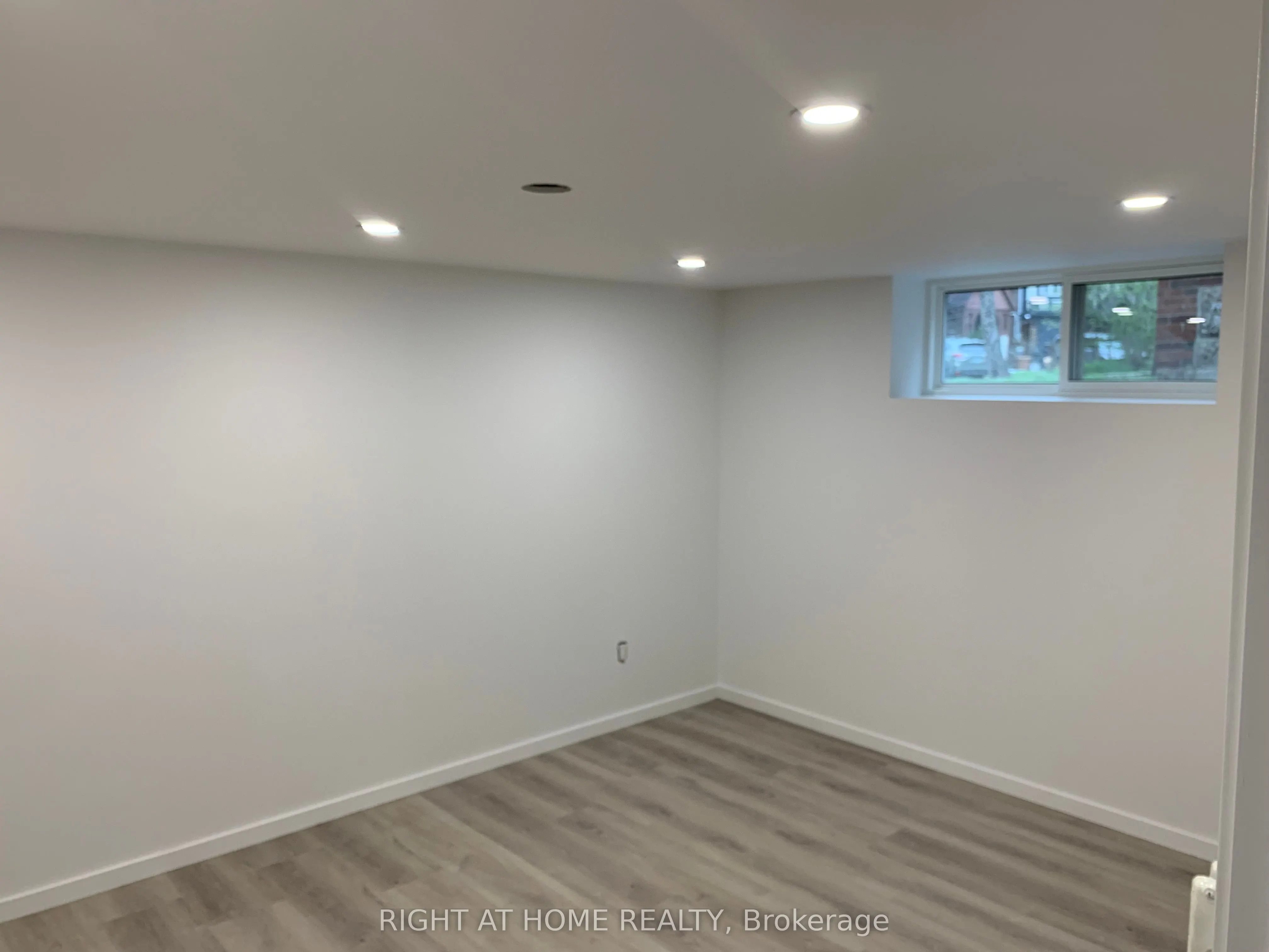 11 Rivercrest Road