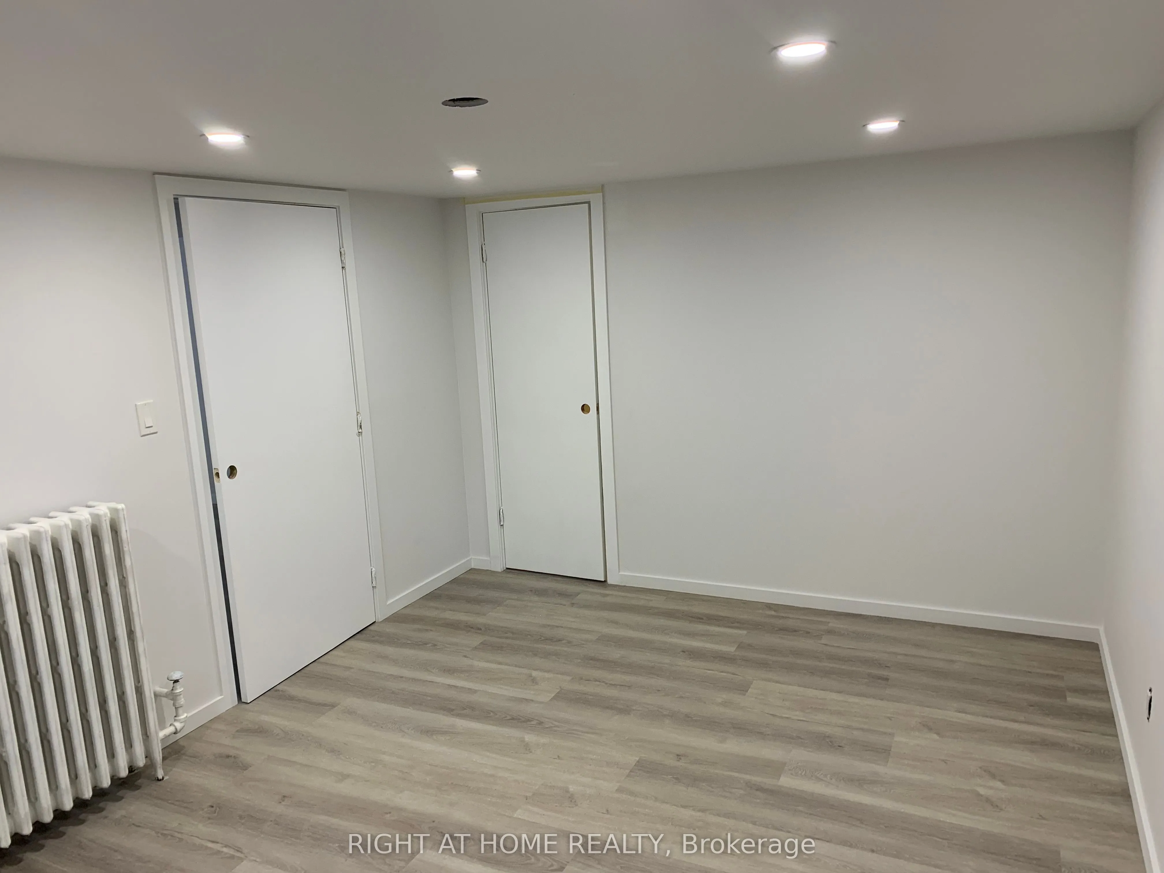 11 Rivercrest Road