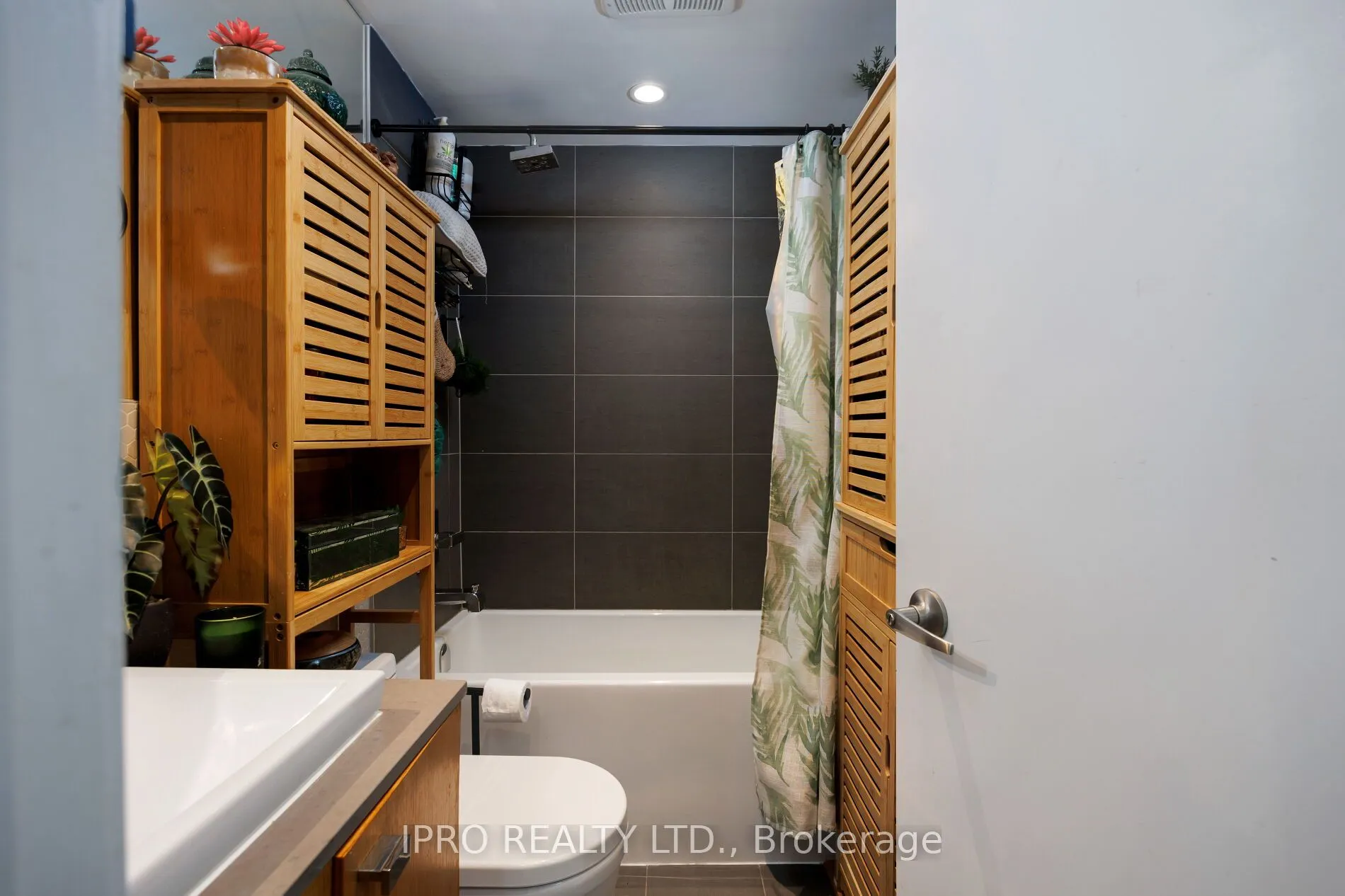 51 Lady Bank Road, #203