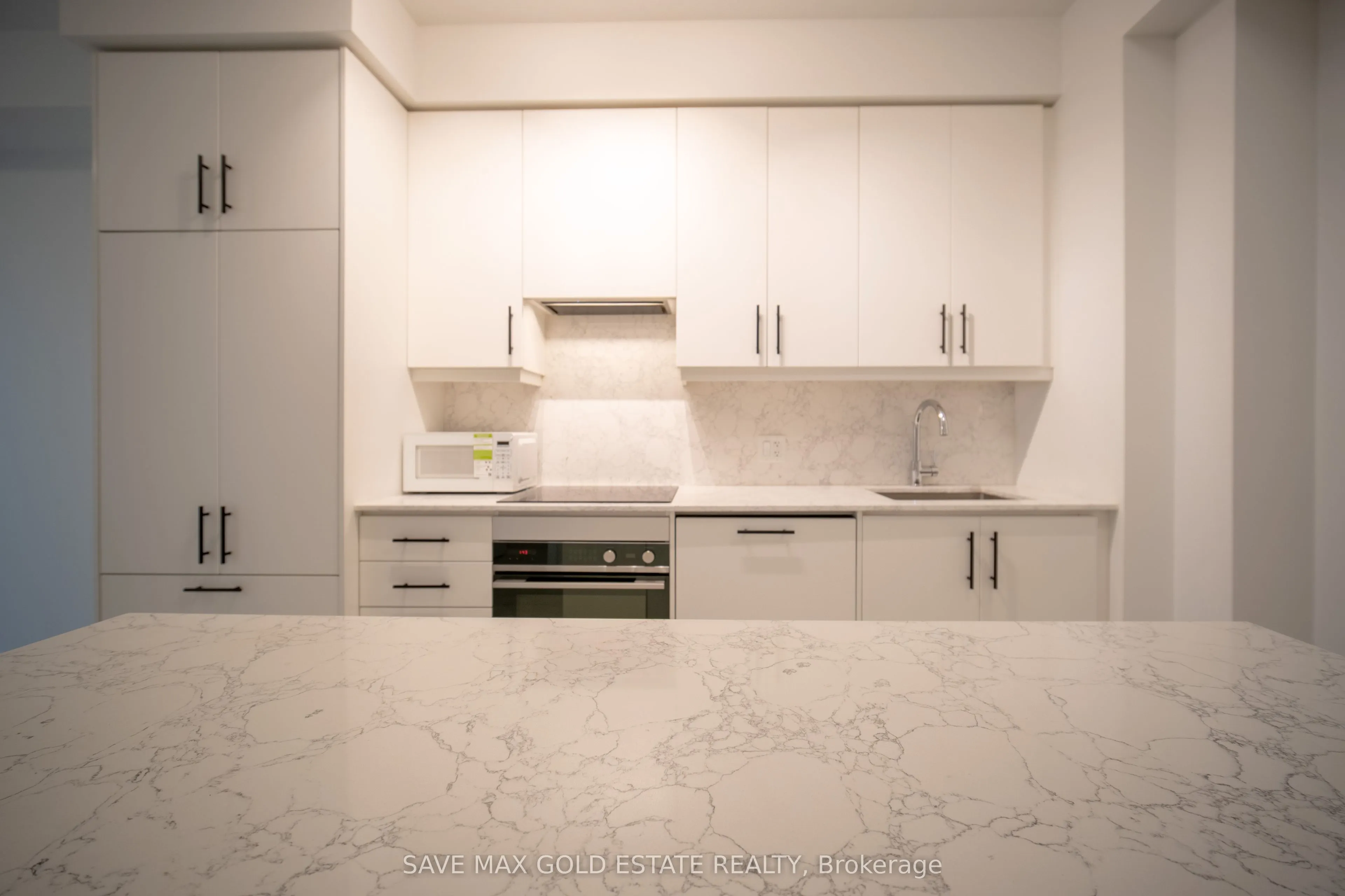 30 Elm Drive W, #809