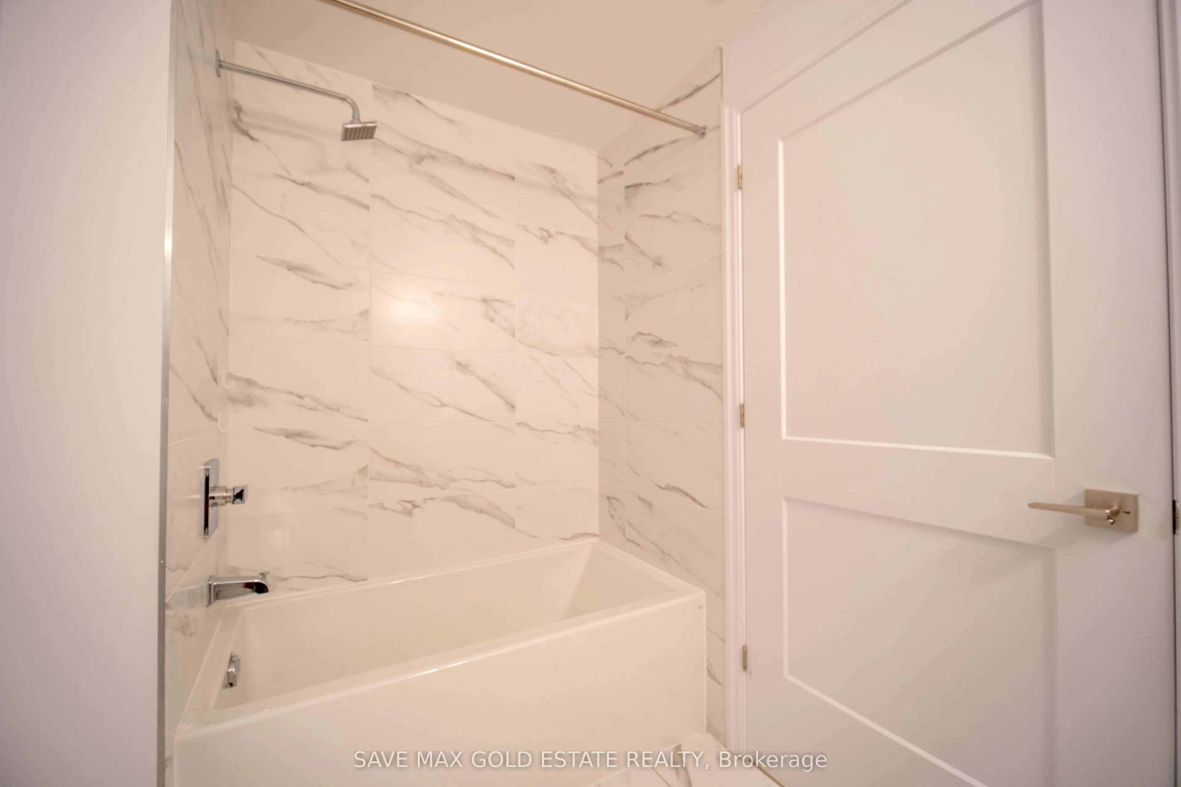 30 Elm Drive W, #809