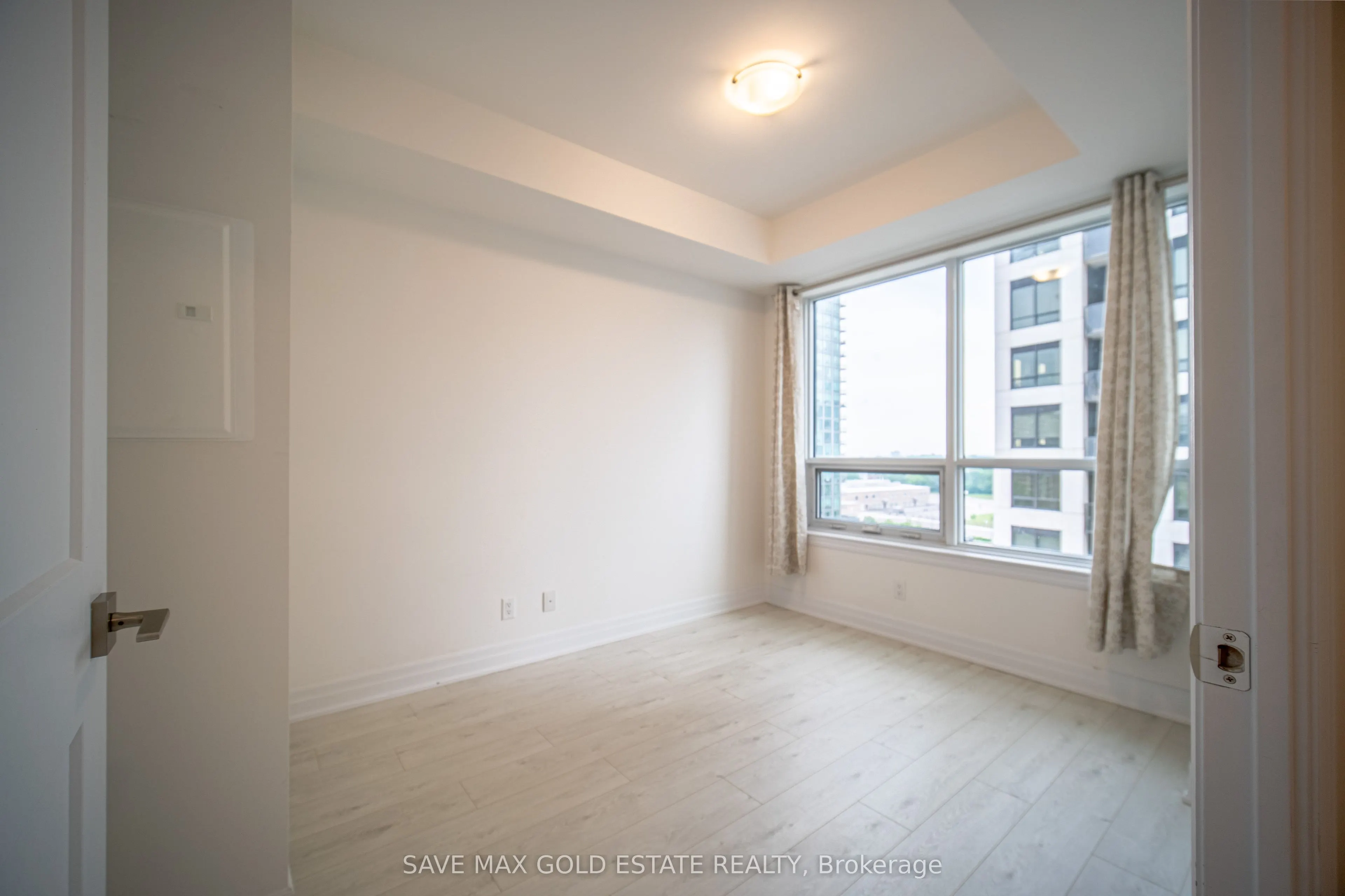 30 Elm Drive W, #809