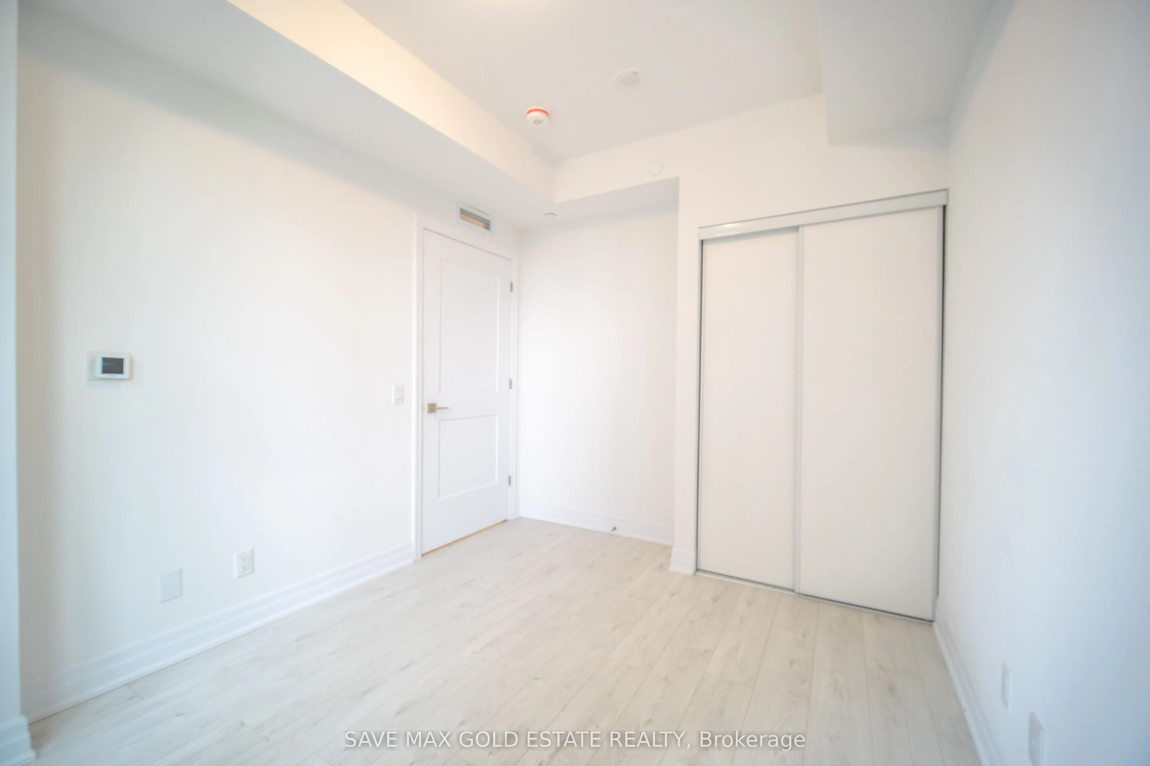 30 Elm Drive W, #809