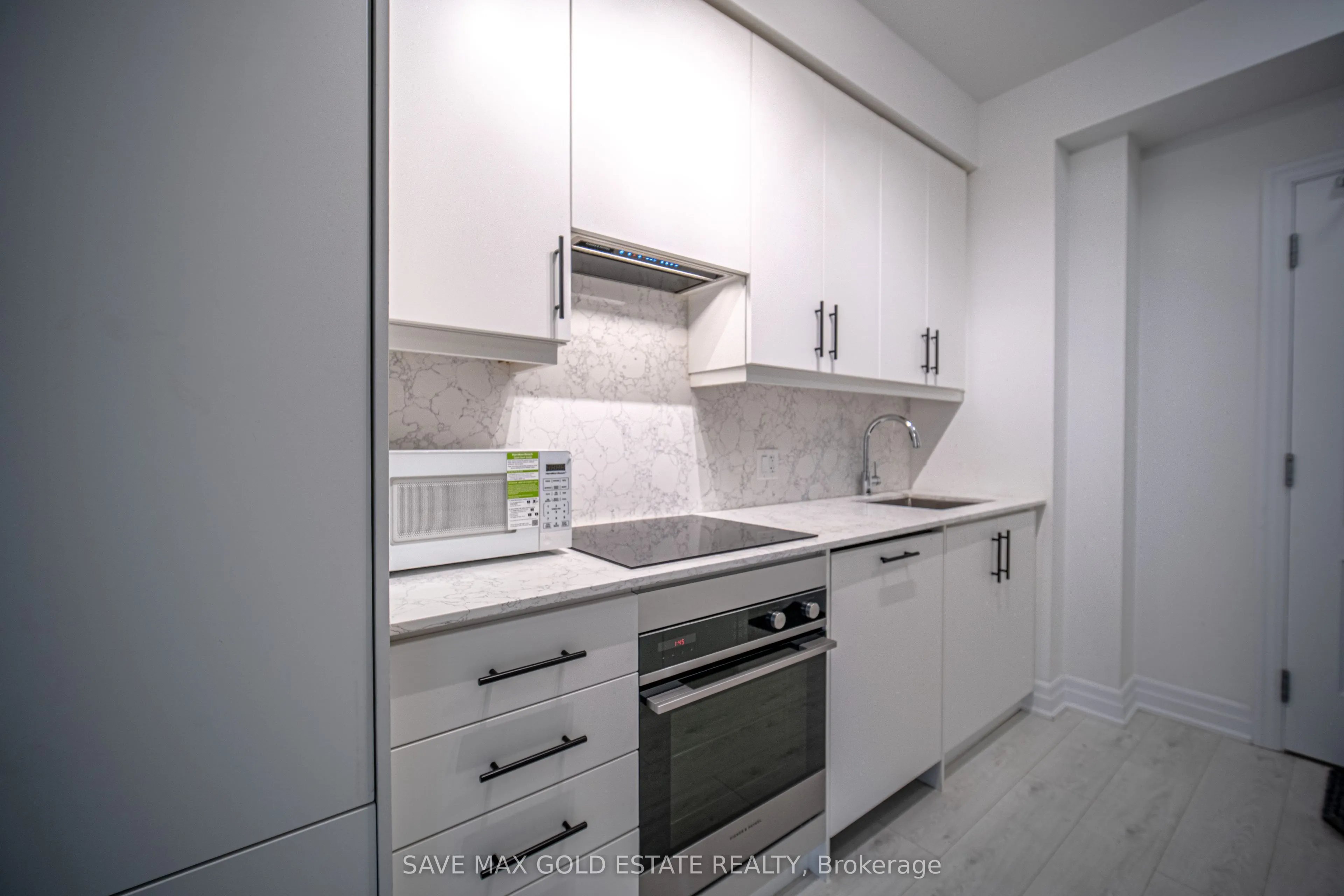 30 Elm Drive W, #809
