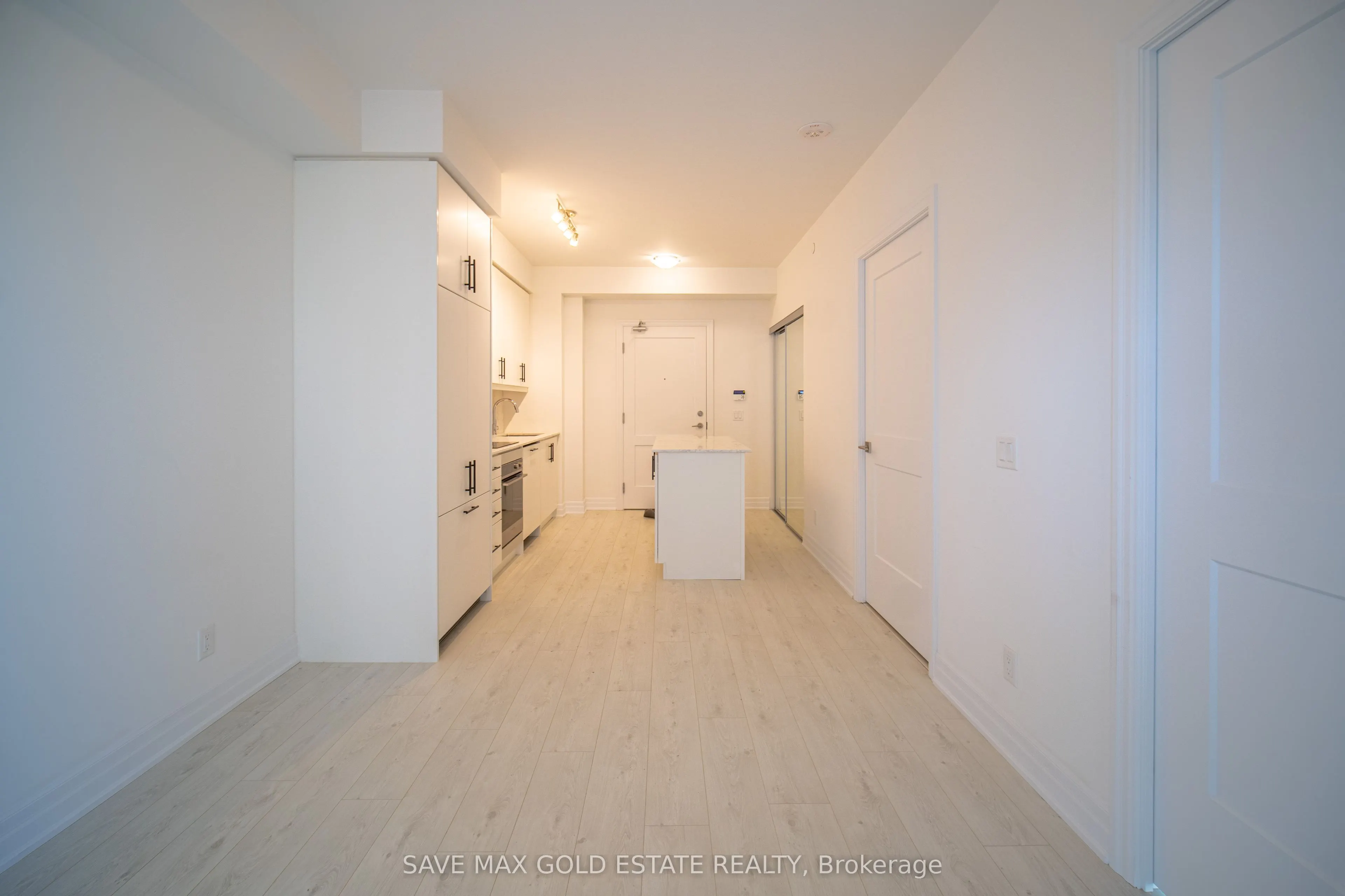 30 Elm Drive W, #809