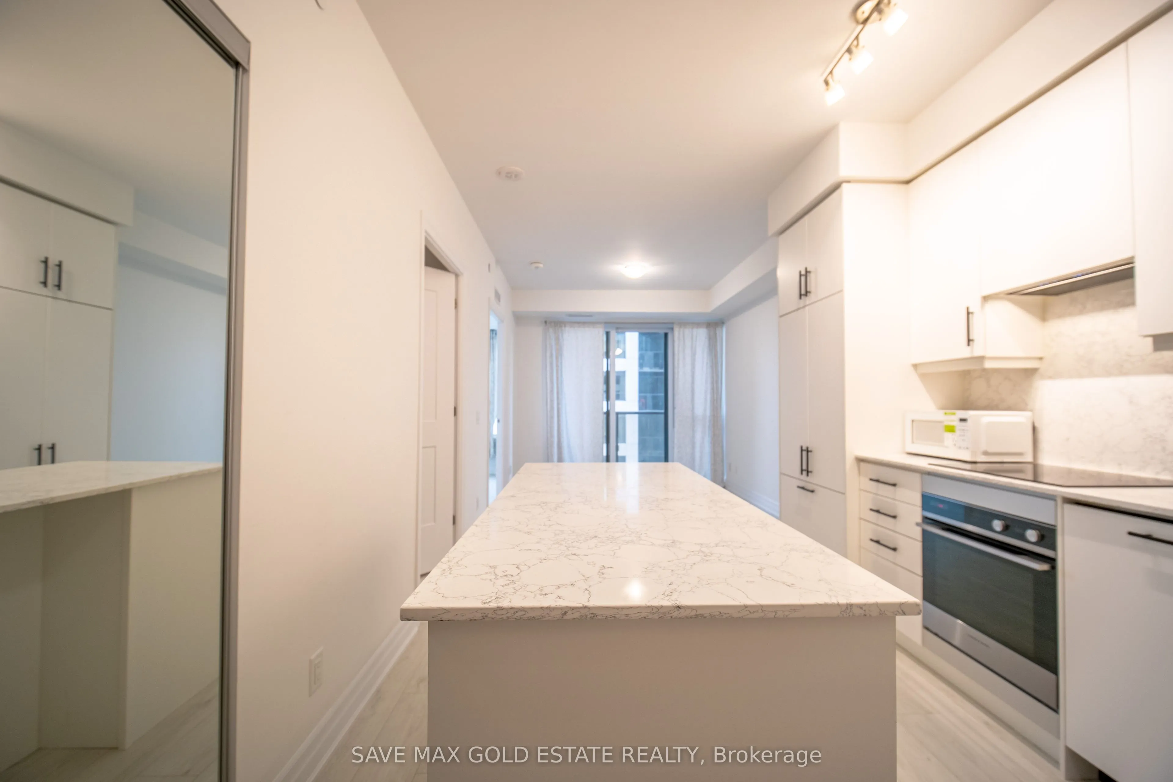 30 Elm Drive W, #809