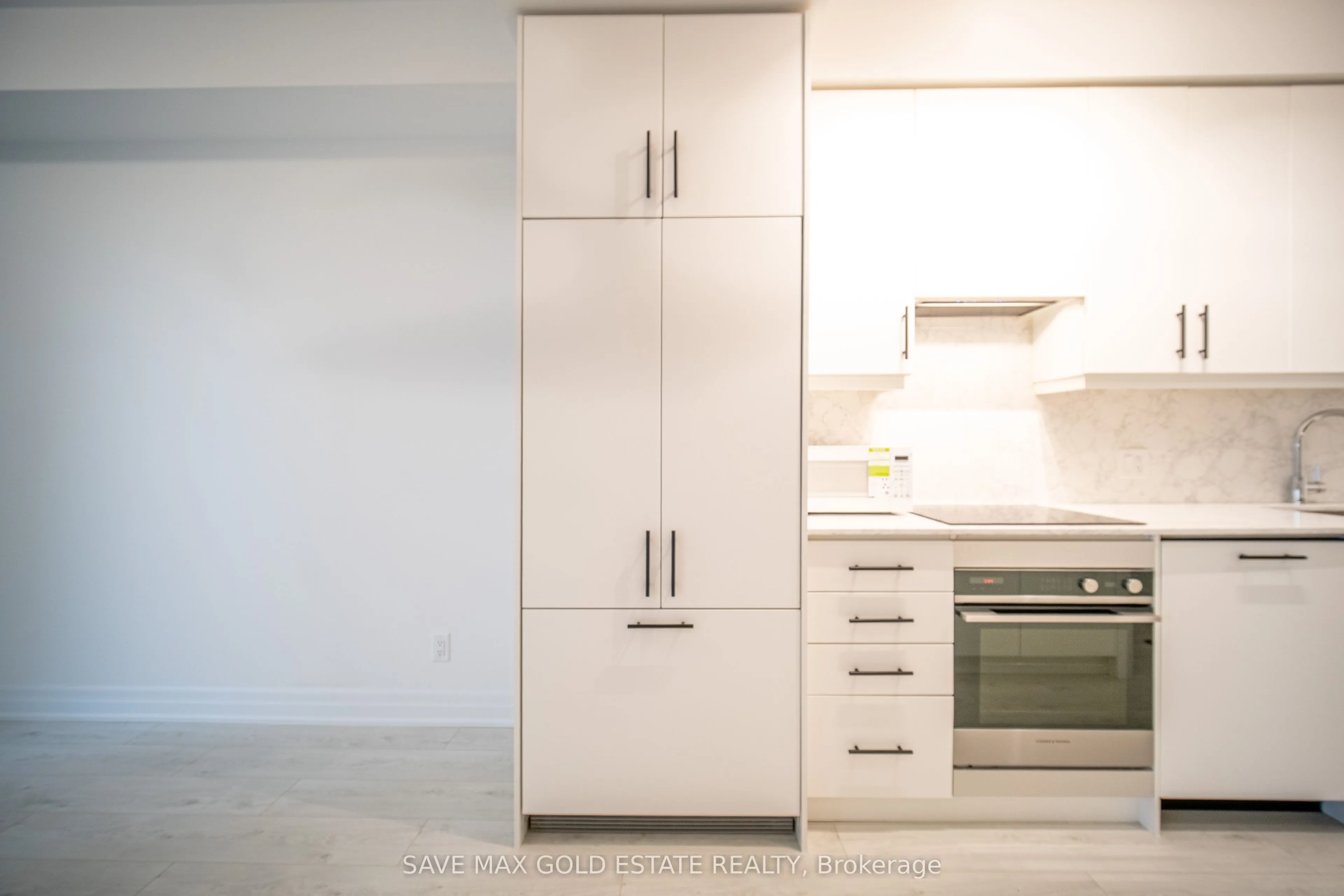 30 Elm Drive W, #809