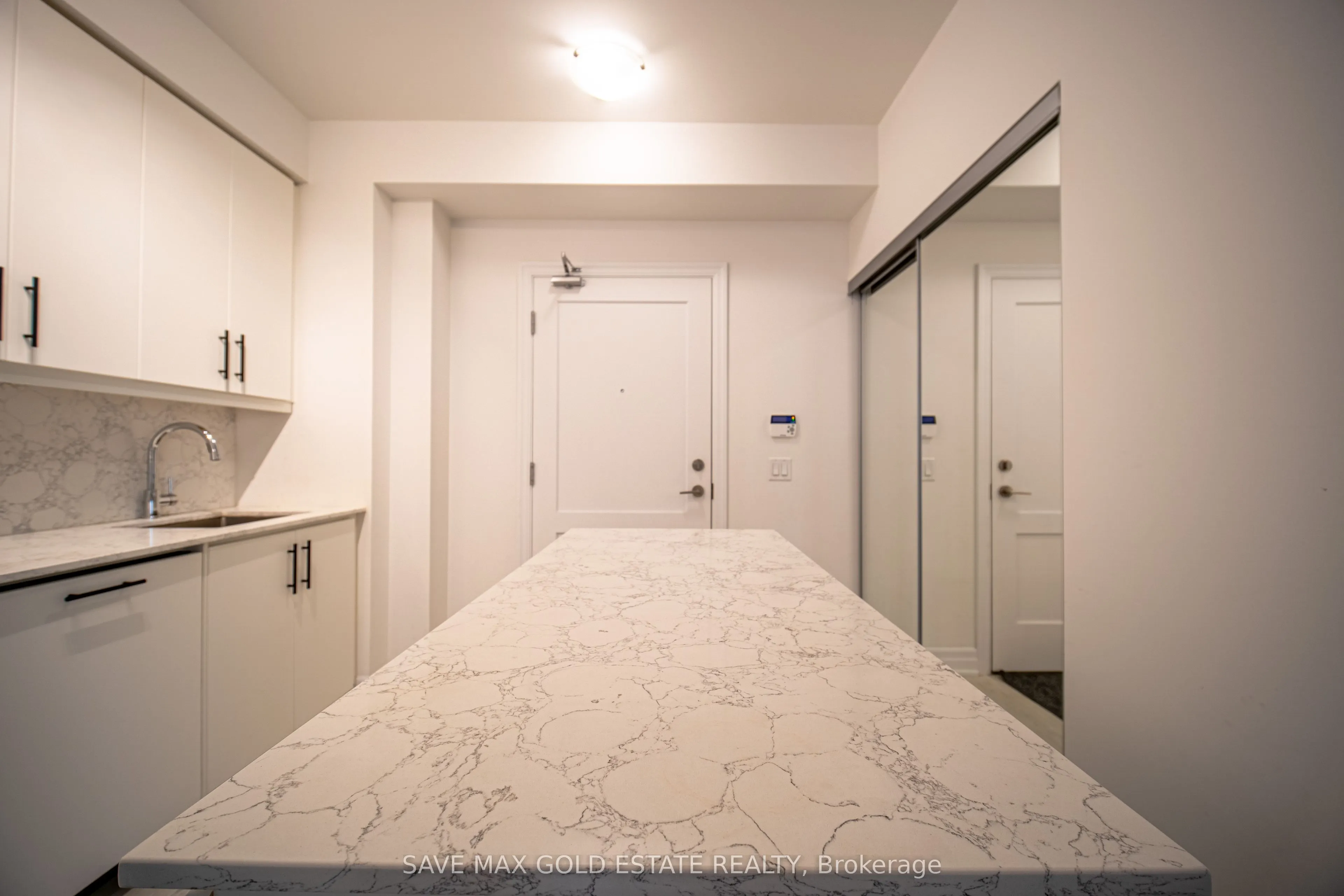 30 Elm Drive W, #809
