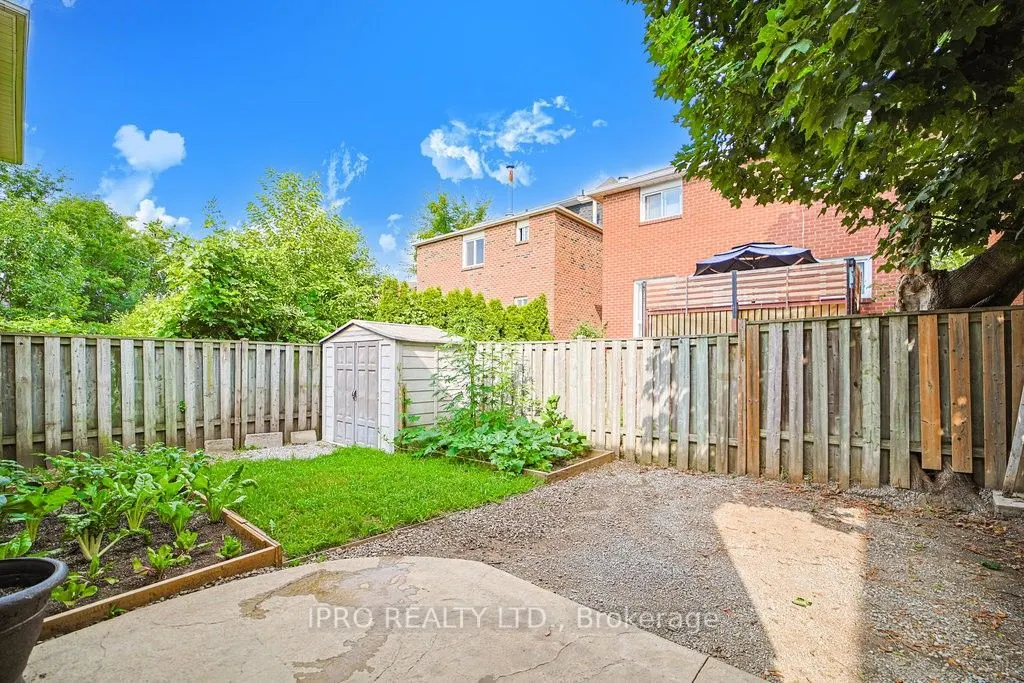 38 Roehampton Crescent