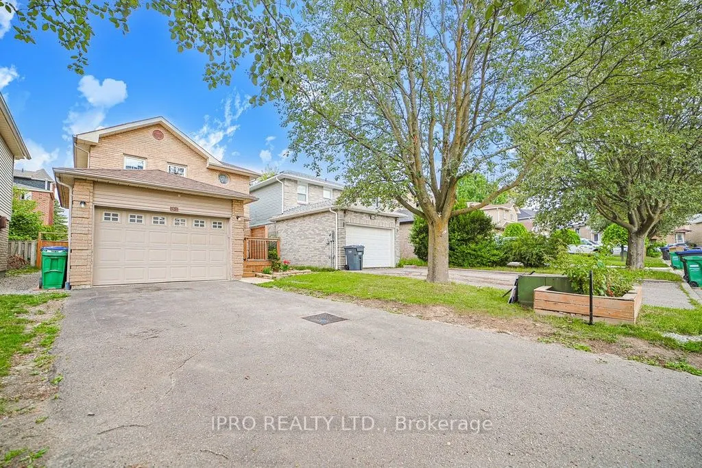 38 Roehampton Crescent