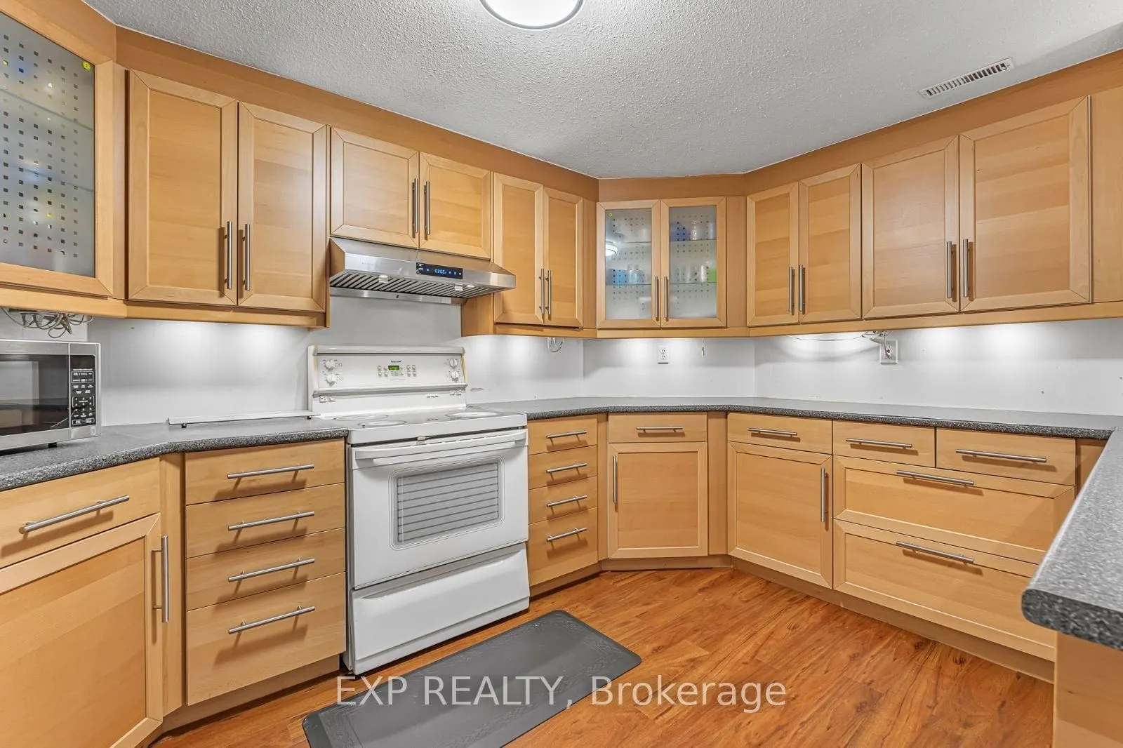 2816 Rosewood Lane