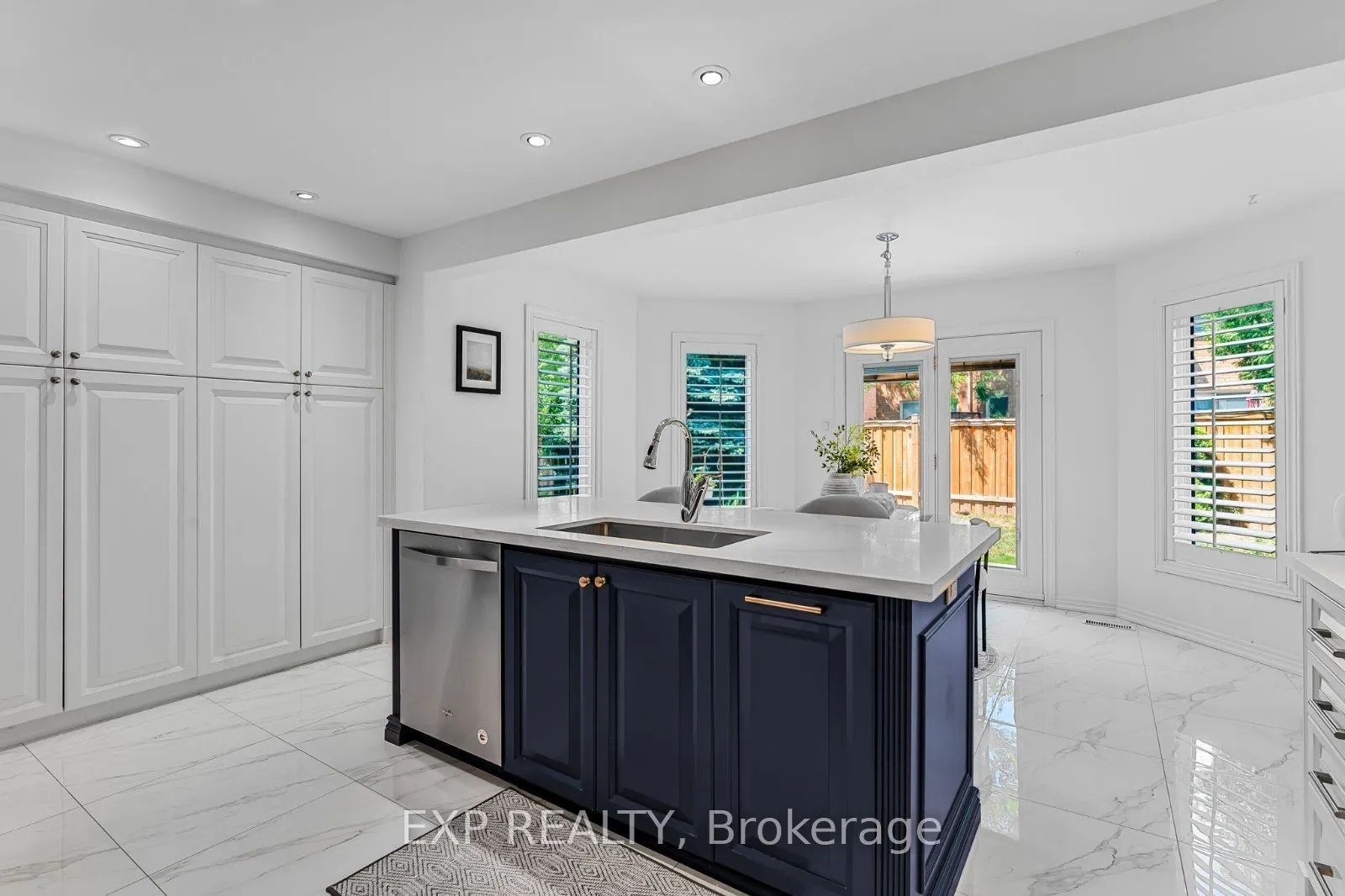 2816 Rosewood Lane