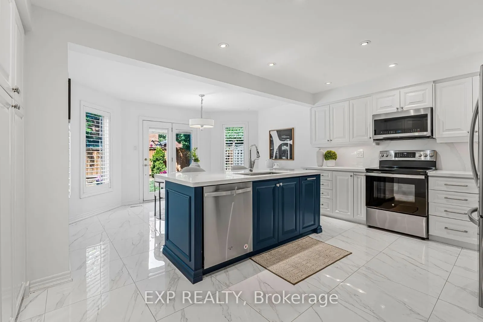 2816 Rosewood Lane