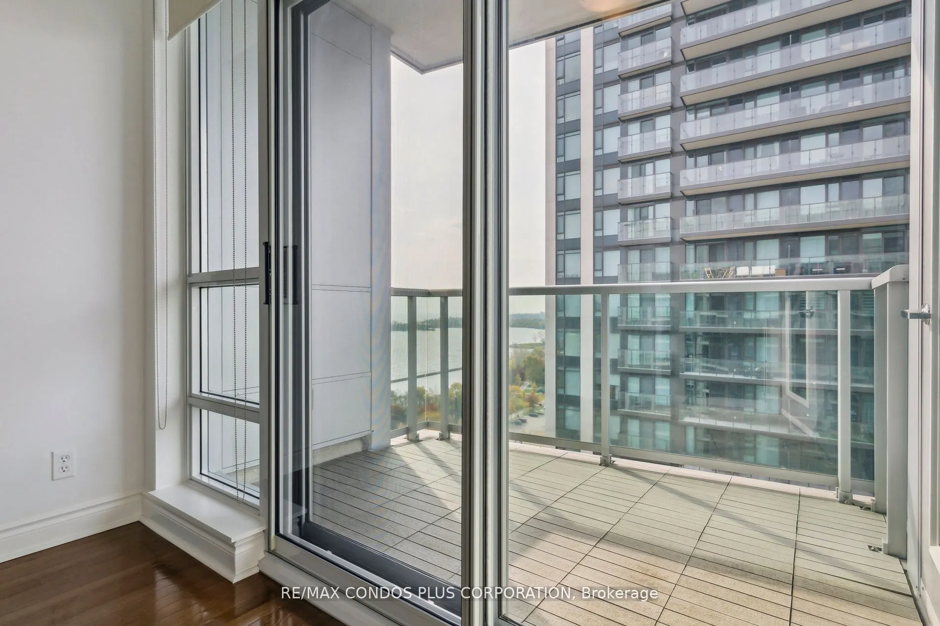 1910 Lake Shore Boulevard W, #LPH01