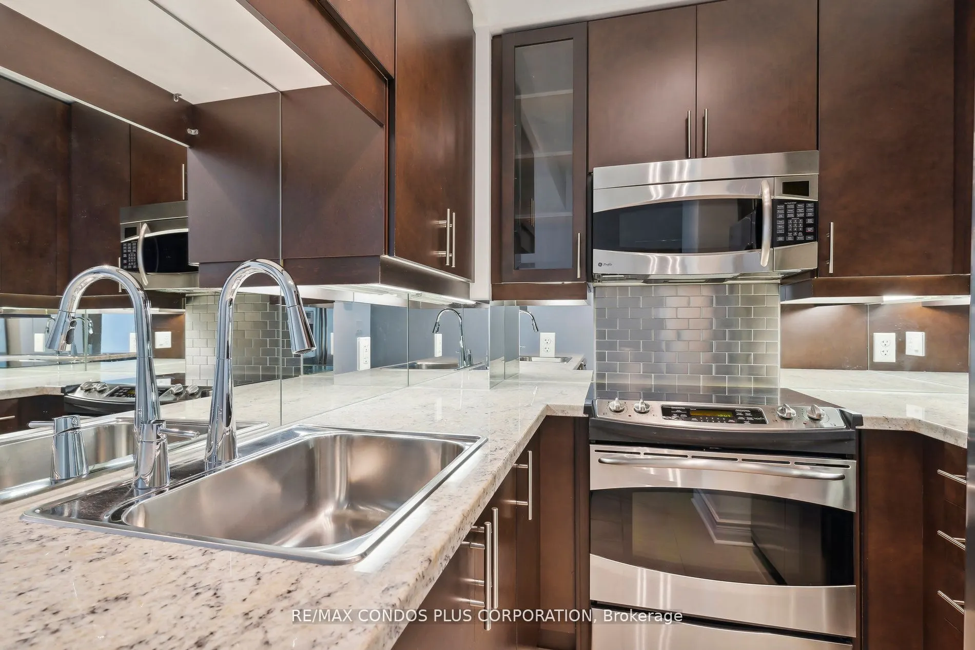 1910 Lake Shore Boulevard W, #LPH01