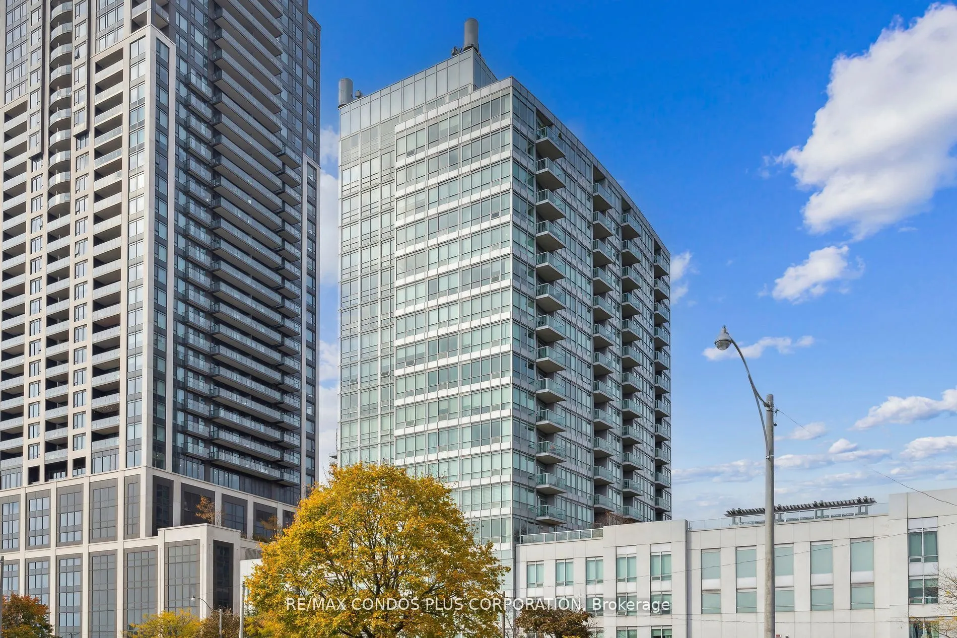 1910 Lake Shore Boulevard W, #LPH01