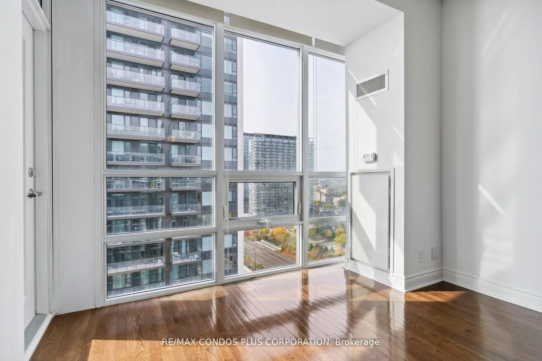 1910 Lake Shore Boulevard W, #LPH01