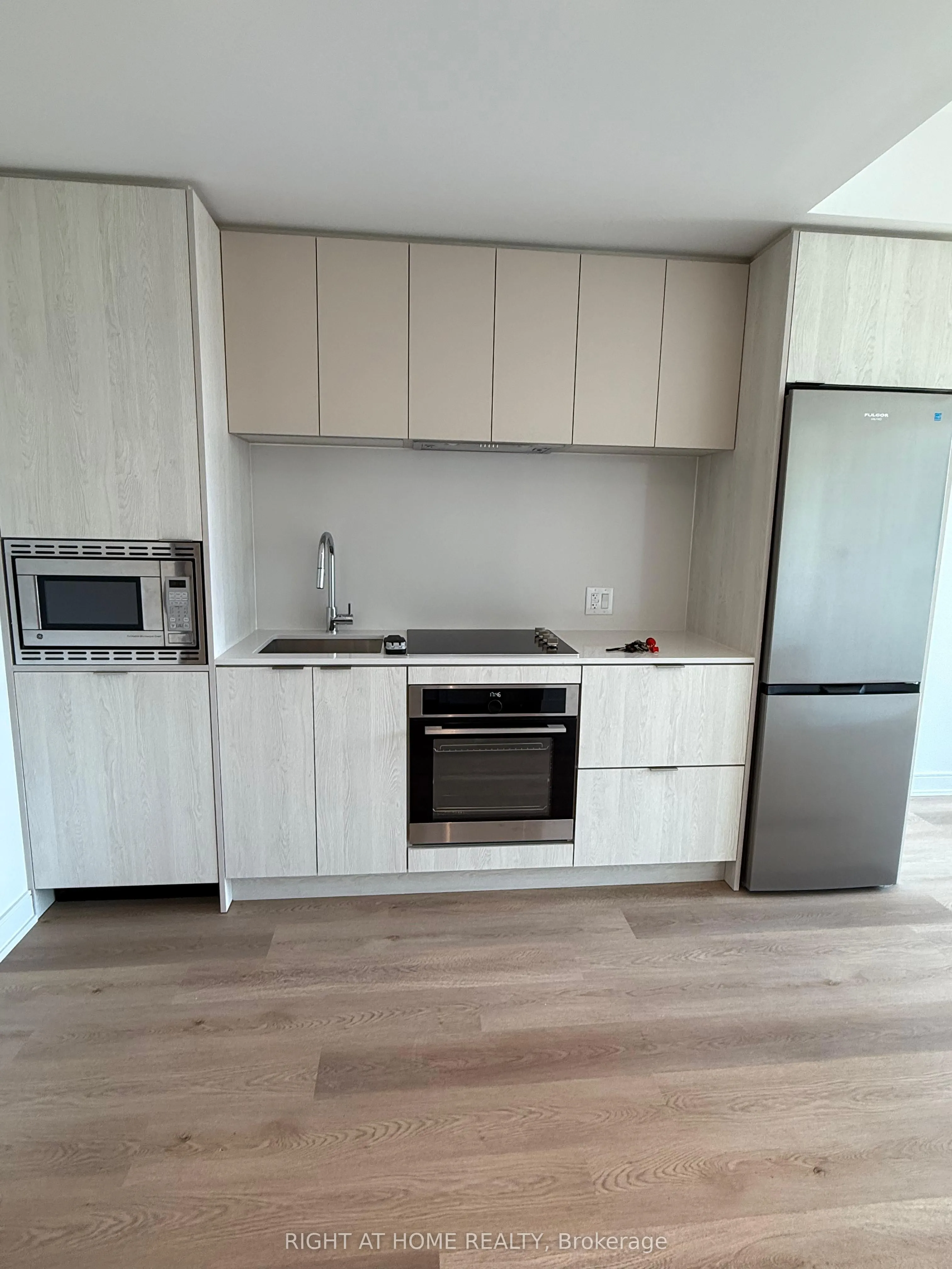 3009 Novar Road, #215