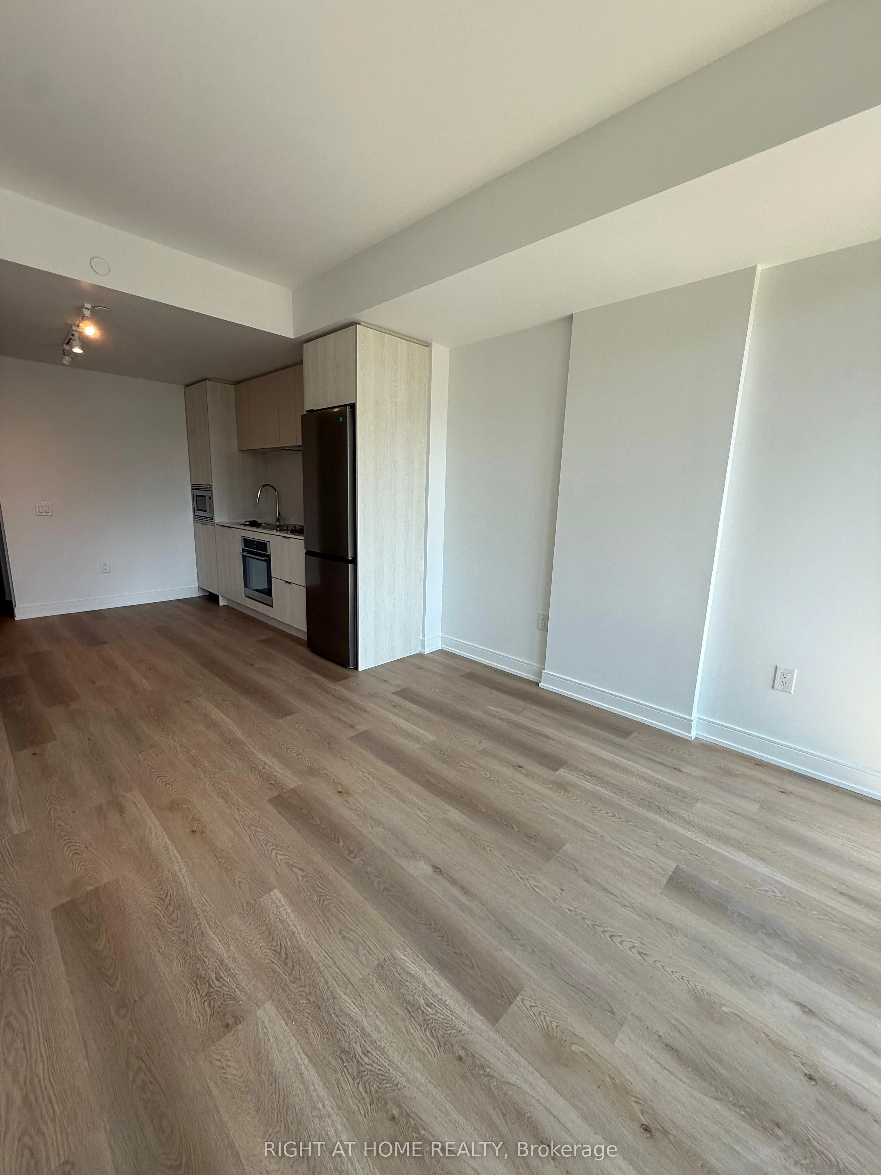 3009 Novar Road, #215