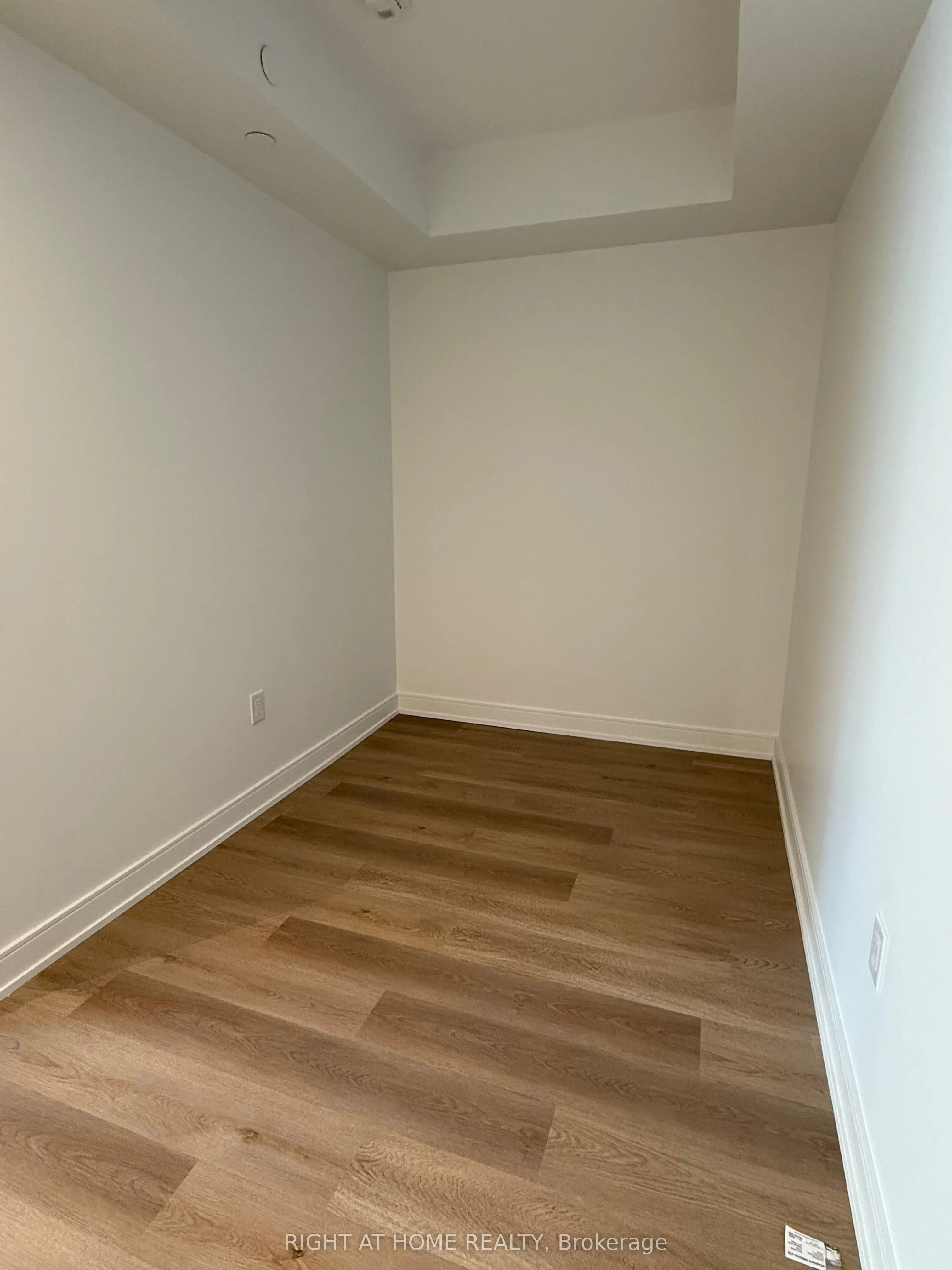 3009 Novar Road, #215