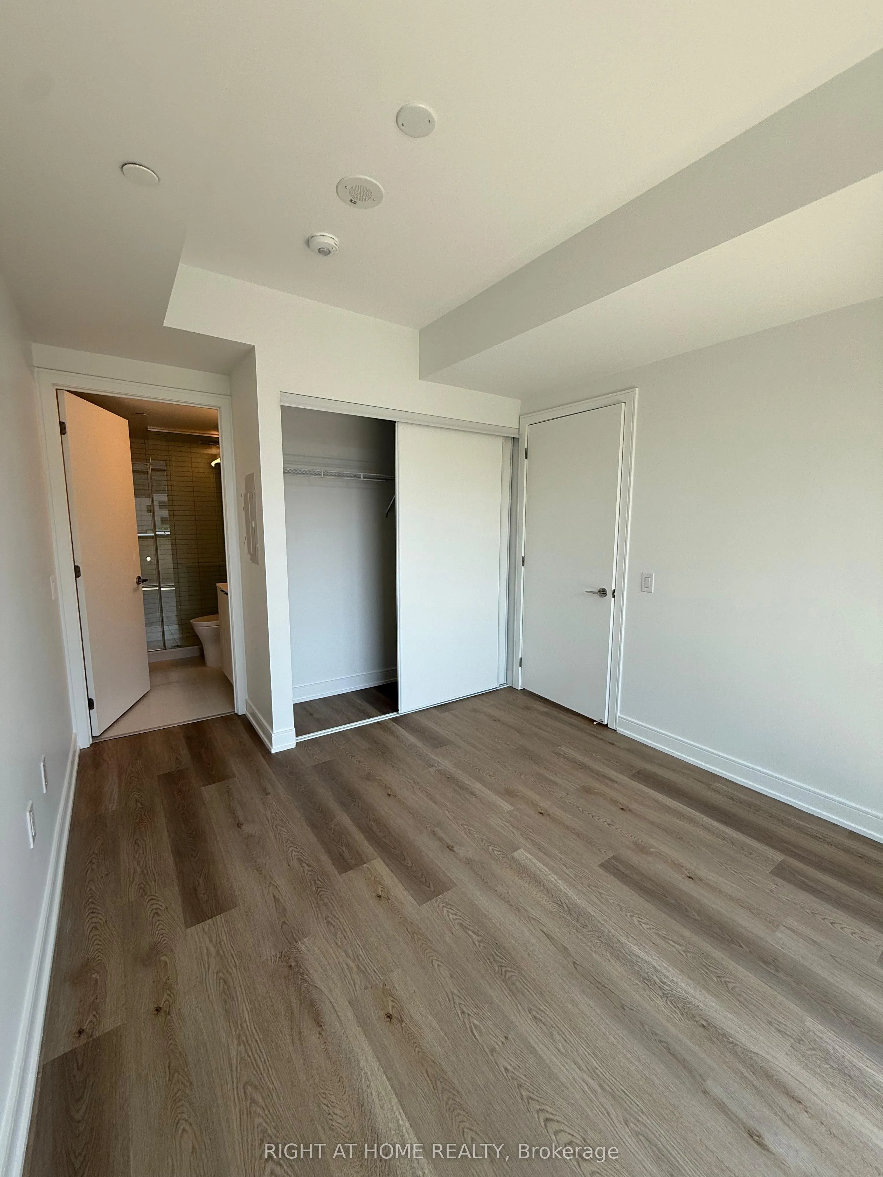 3009 Novar Road, #215