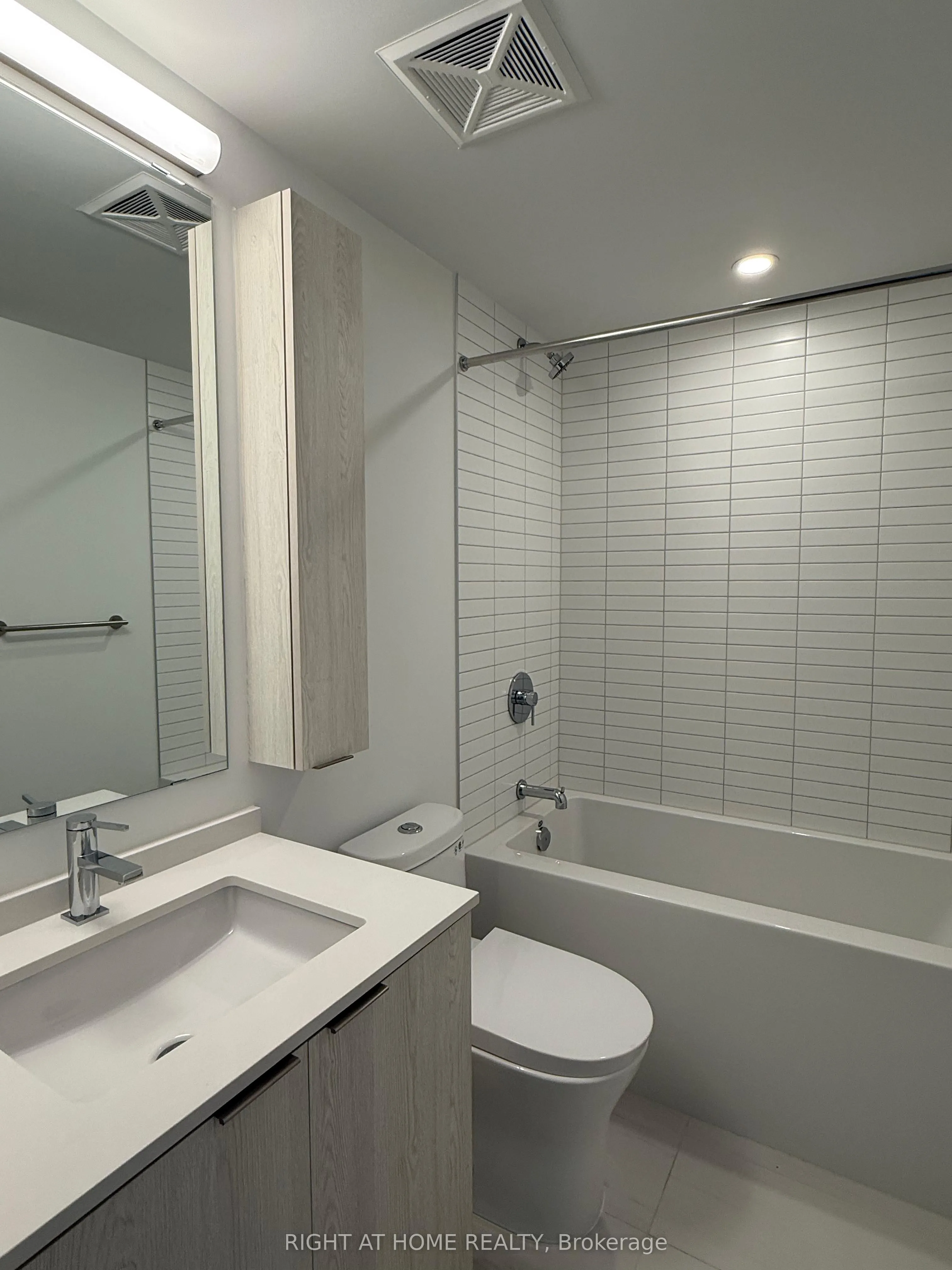 3009 Novar Road, #215