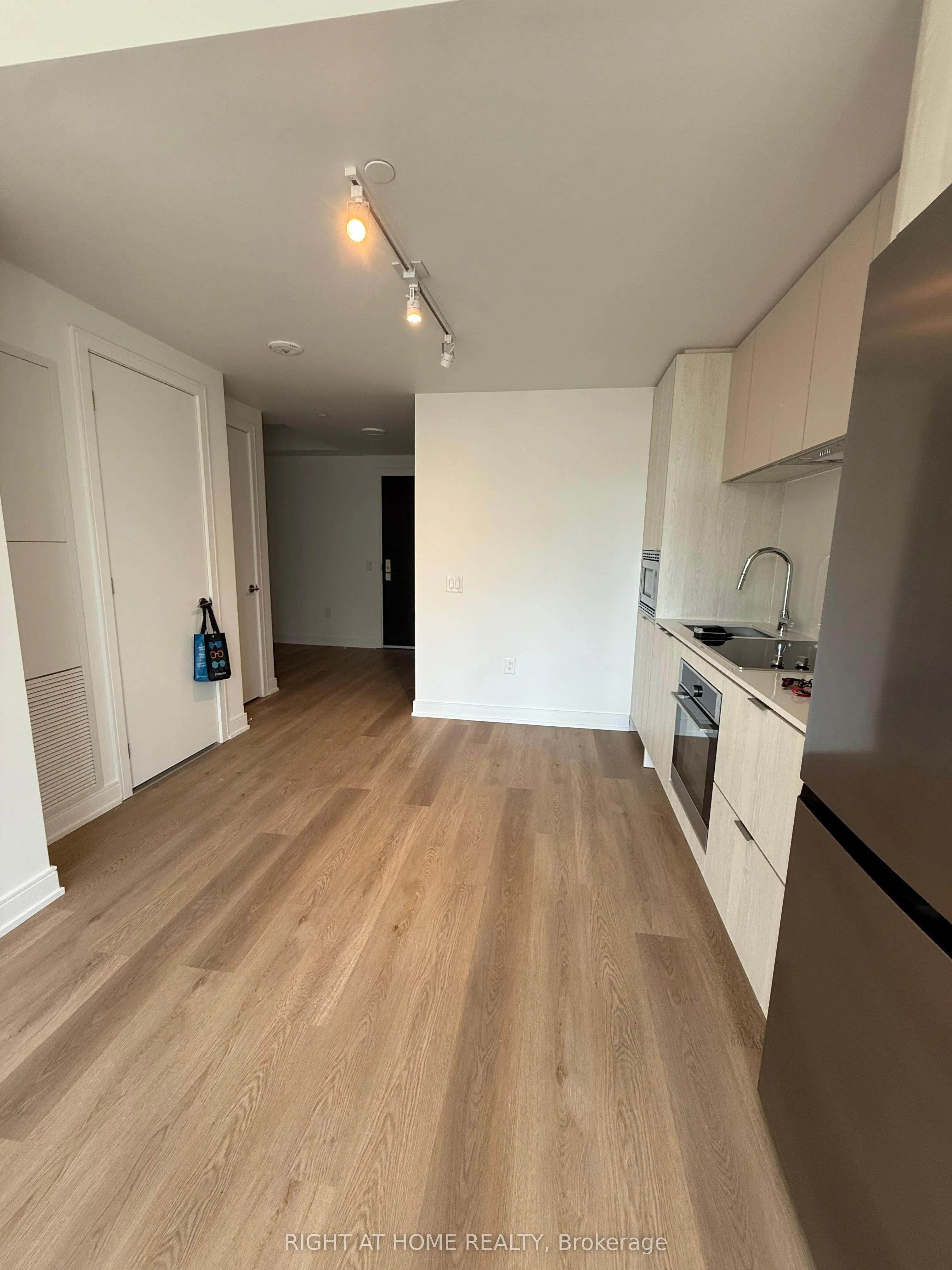 3009 Novar Road, #215
