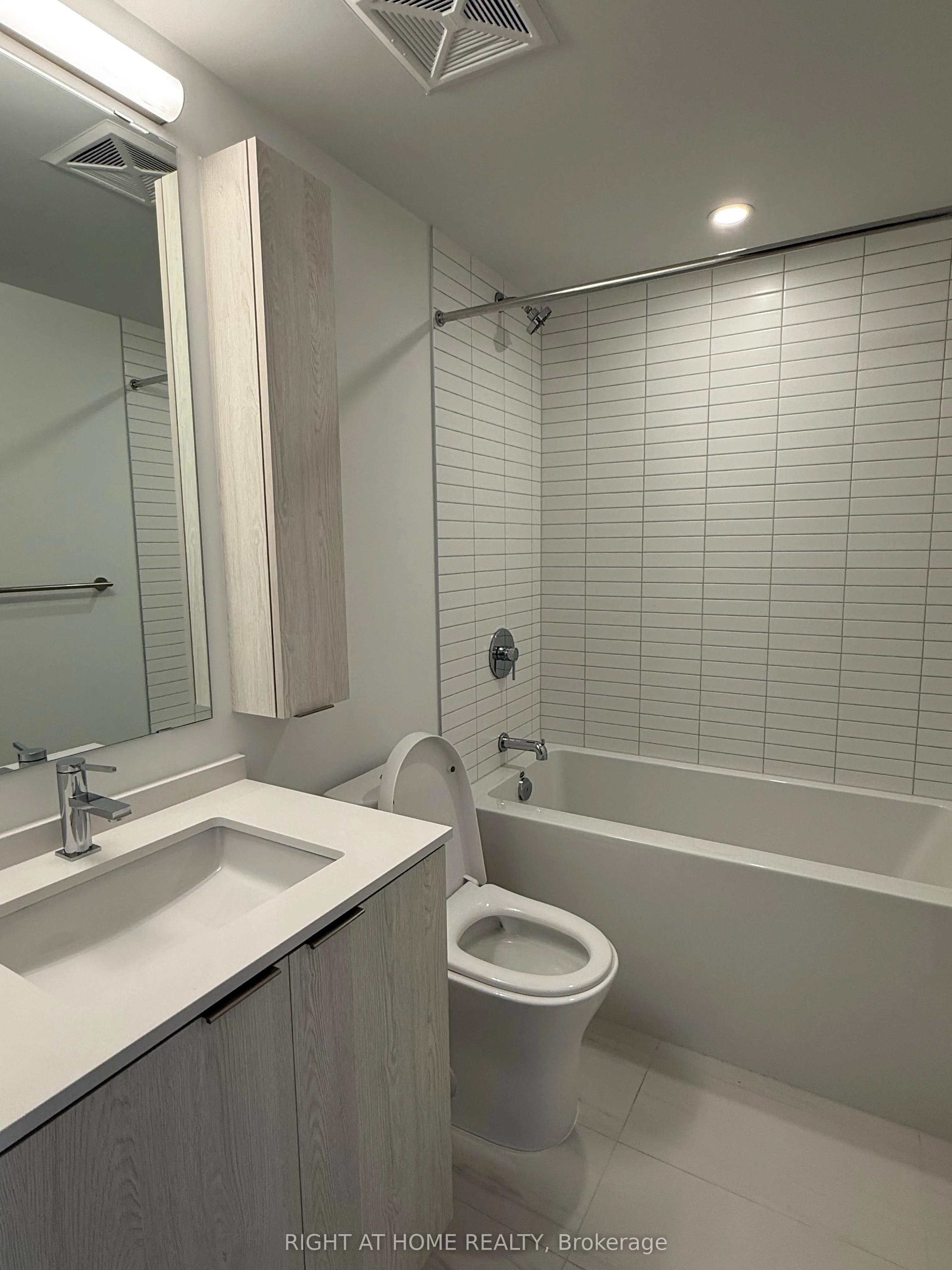3009 Novar Road, #215
