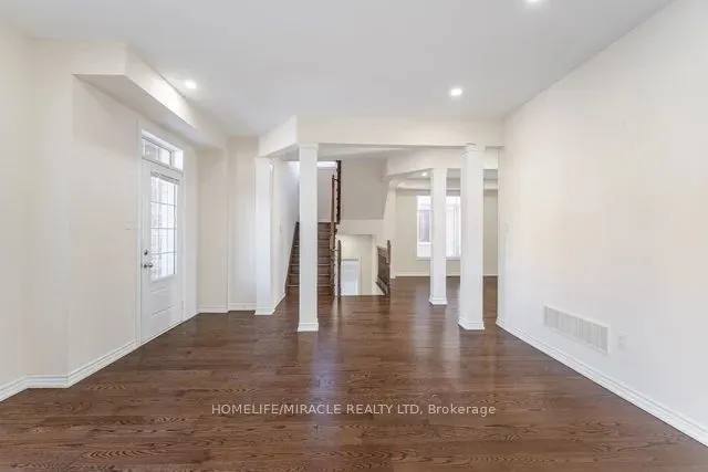 84 Roulette Crescent