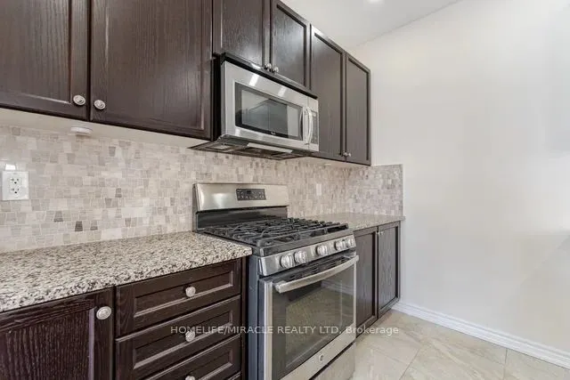 84 Roulette Crescent