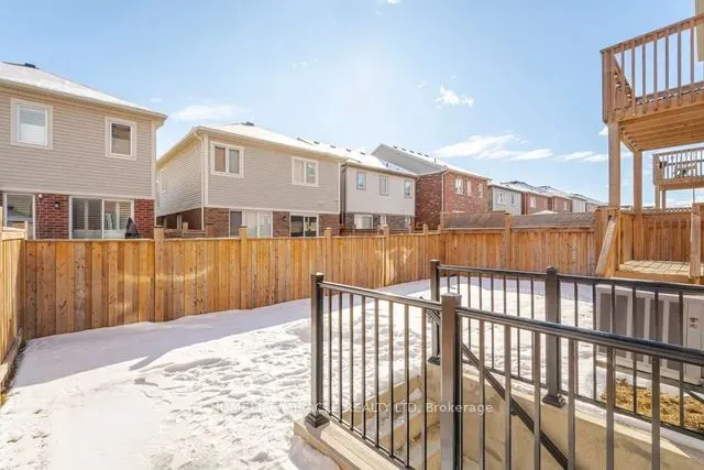 84 Roulette Crescent