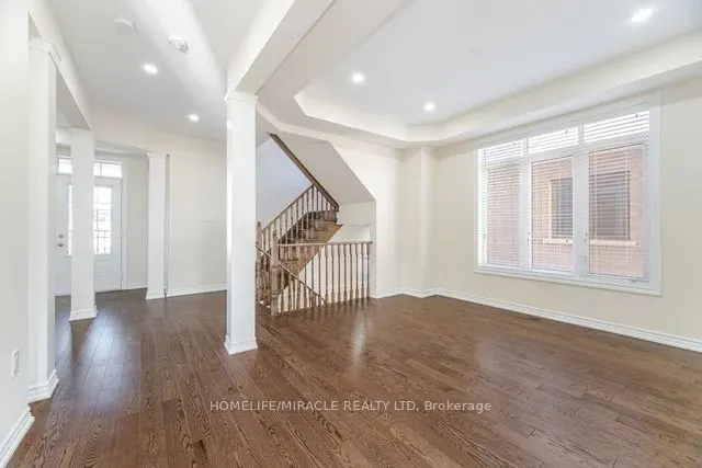84 Roulette Crescent