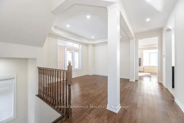 84 Roulette Crescent