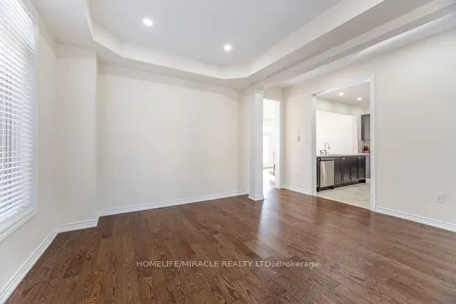 84 Roulette Crescent