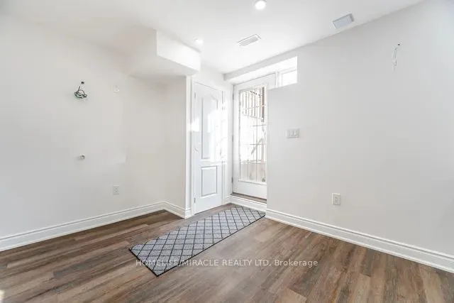 84 Roulette Crescent