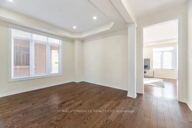 84 Roulette Crescent