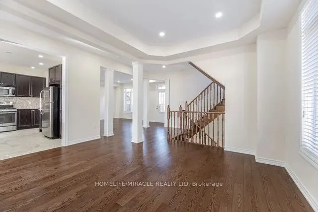 84 Roulette Crescent