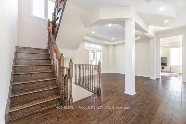 84 Roulette Crescent