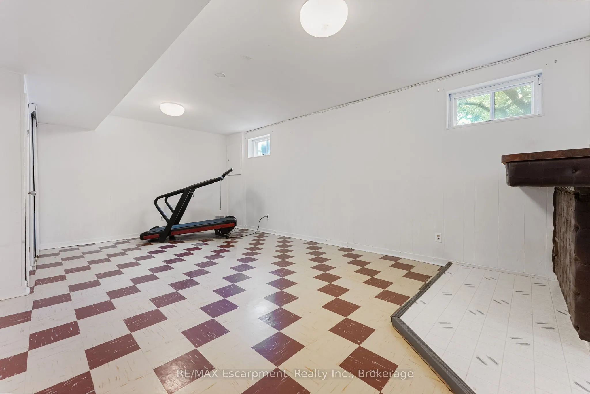 1610 Hobbs Crescent