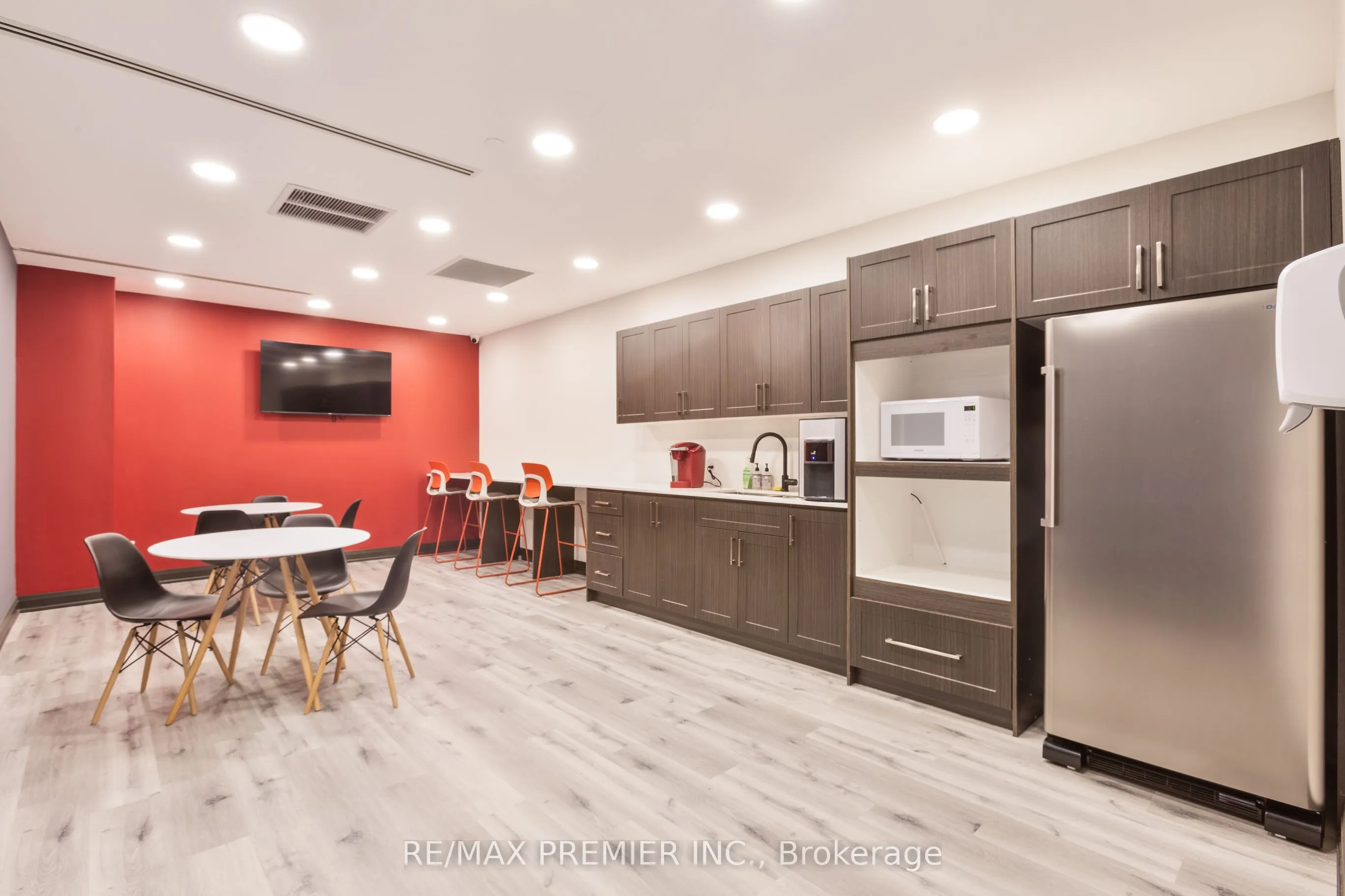 690 Dorval Drive, #200-40