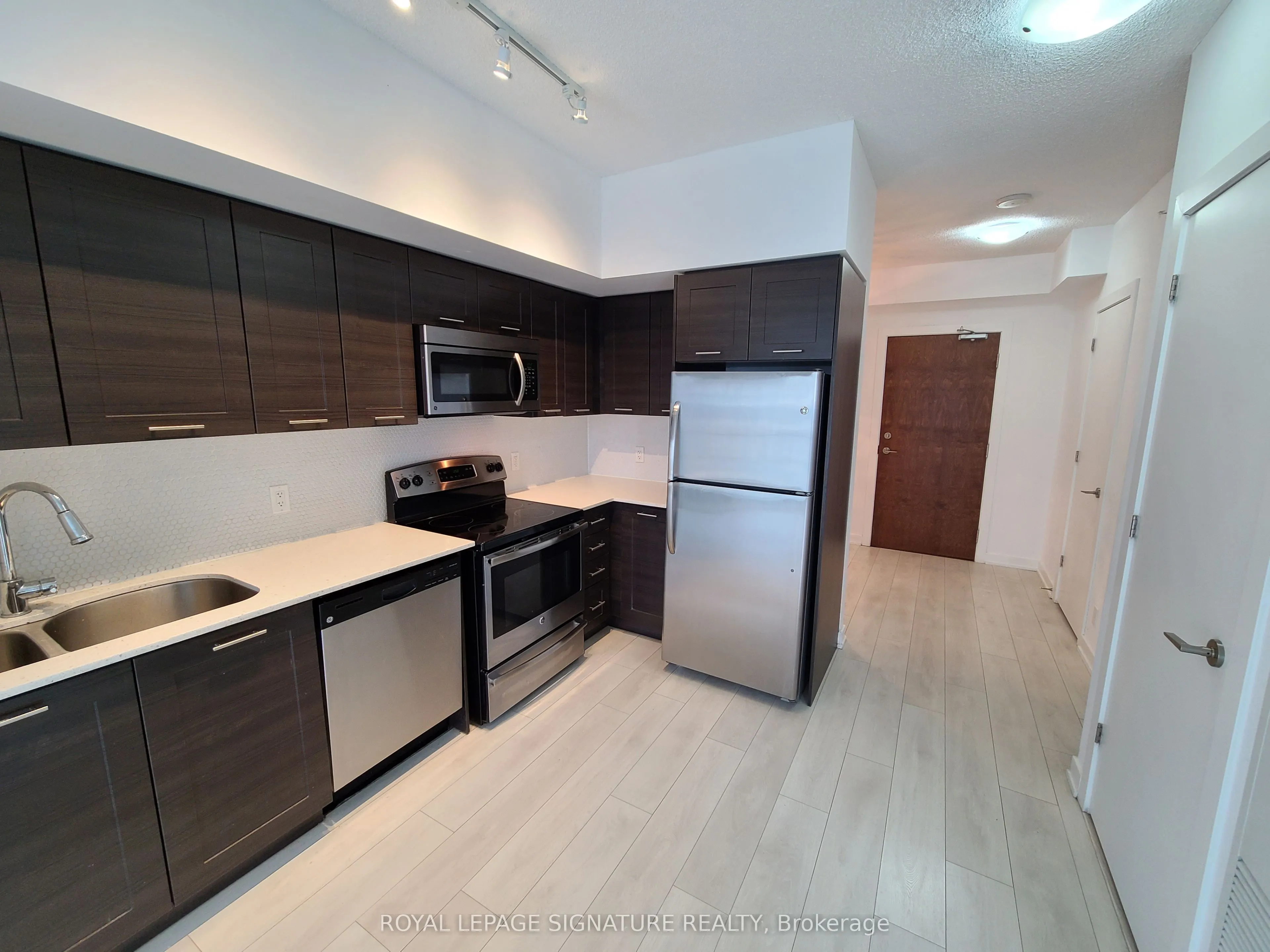 2220 Lake Shore Boulevard W, #3203