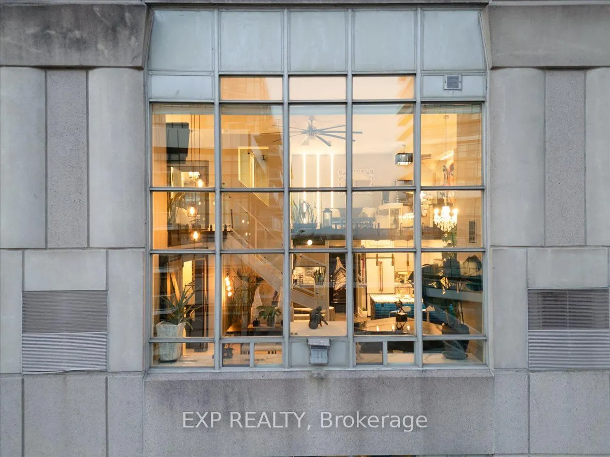 300 Manitoba Street, #416