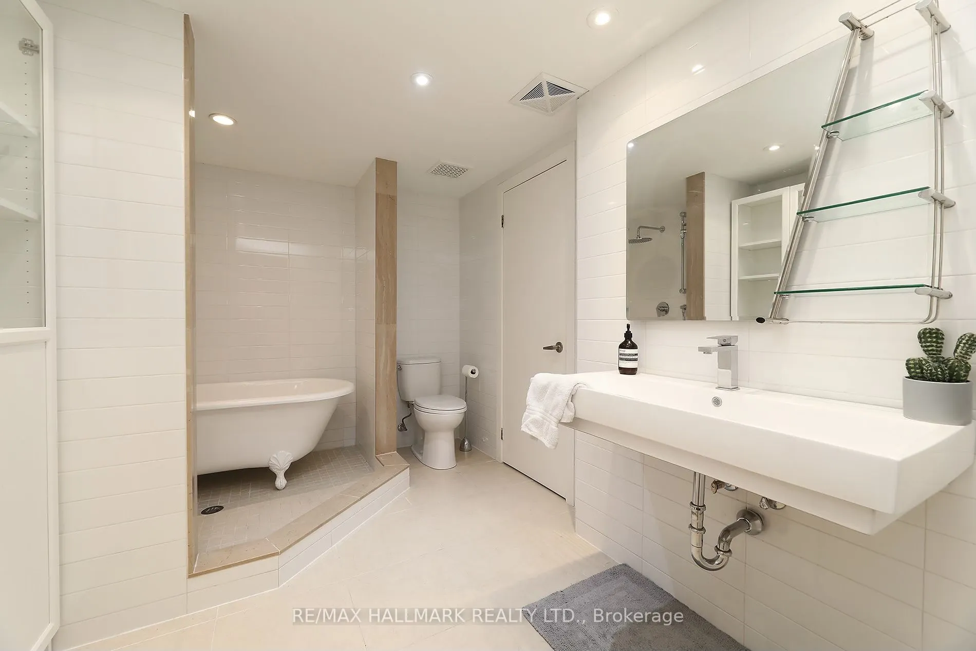1100 Lansdowne Avenue, #314
