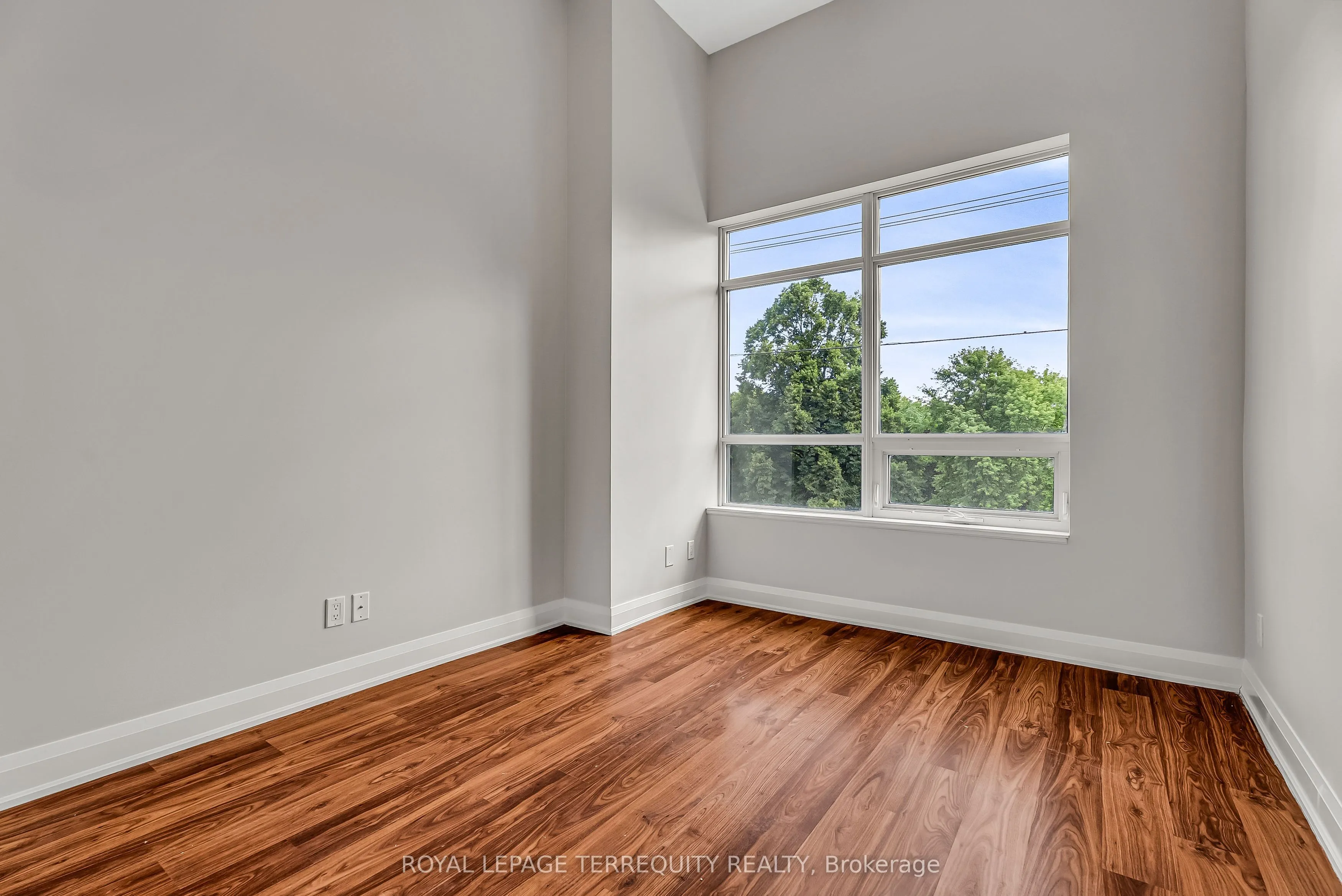 25 Fontenay Court, #212