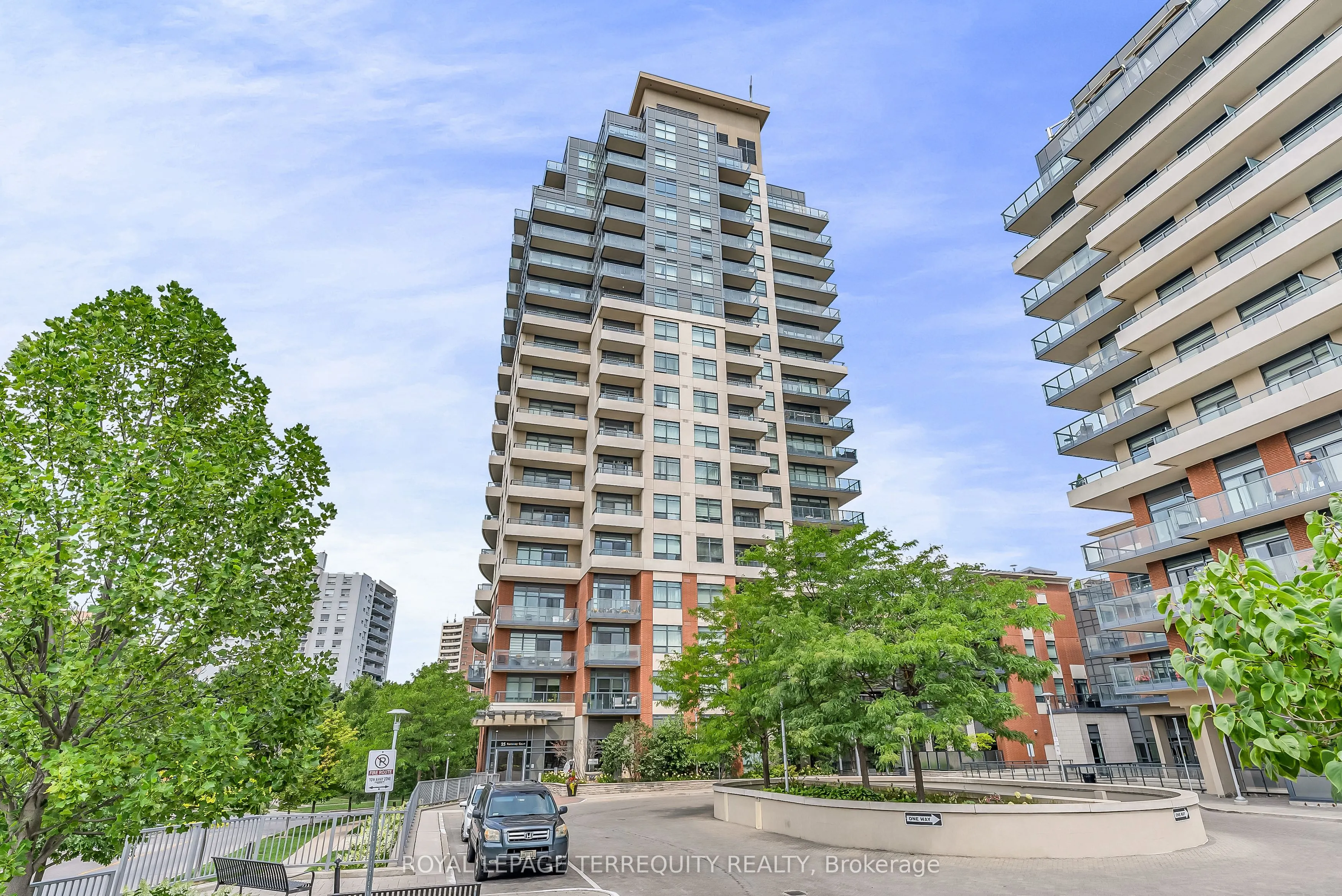 25 Fontenay Court, #212