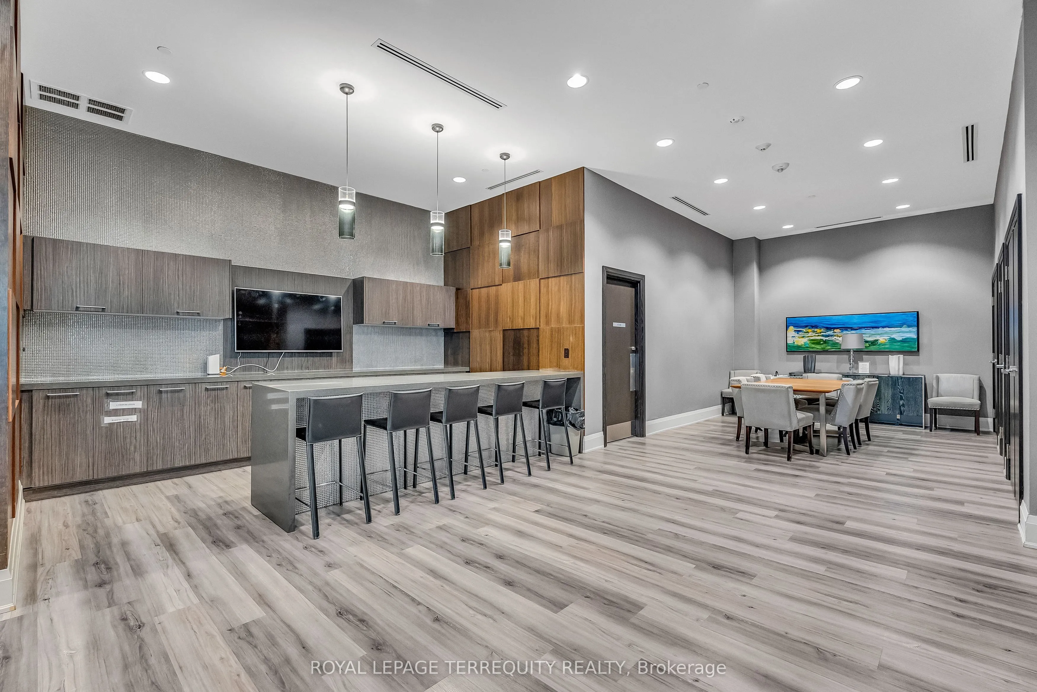 25 Fontenay Court, #212