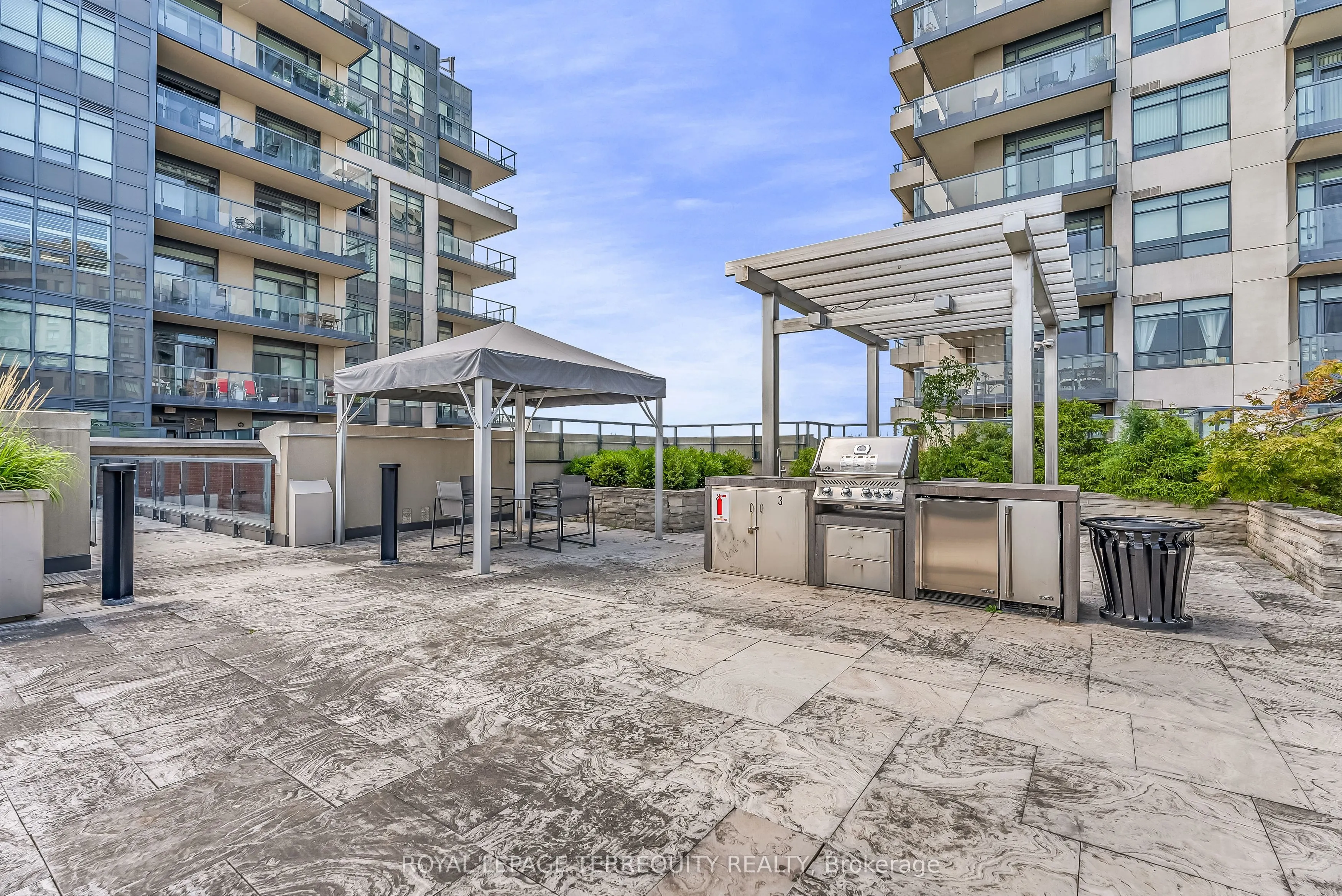 25 Fontenay Court, #212