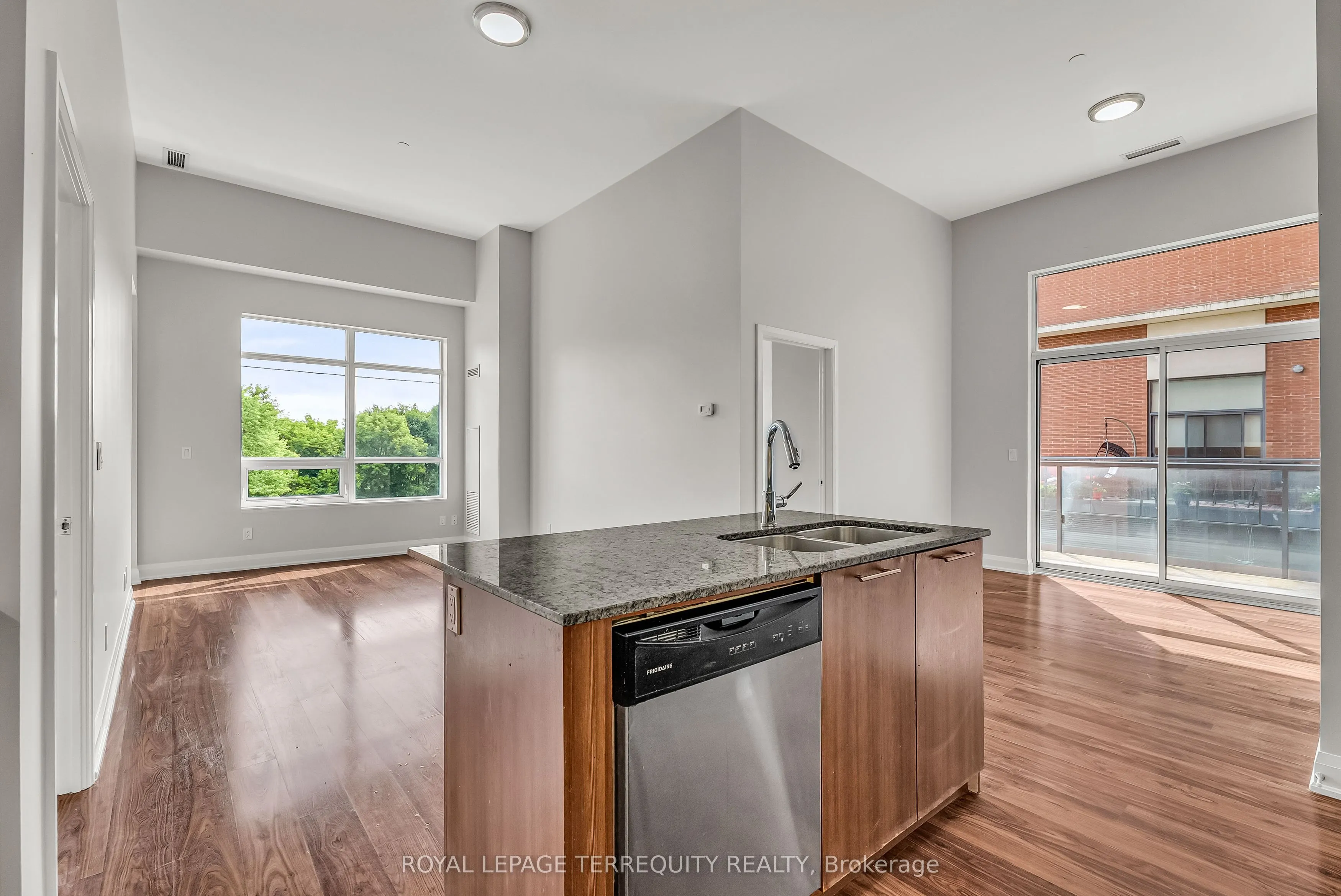 25 Fontenay Court, #212